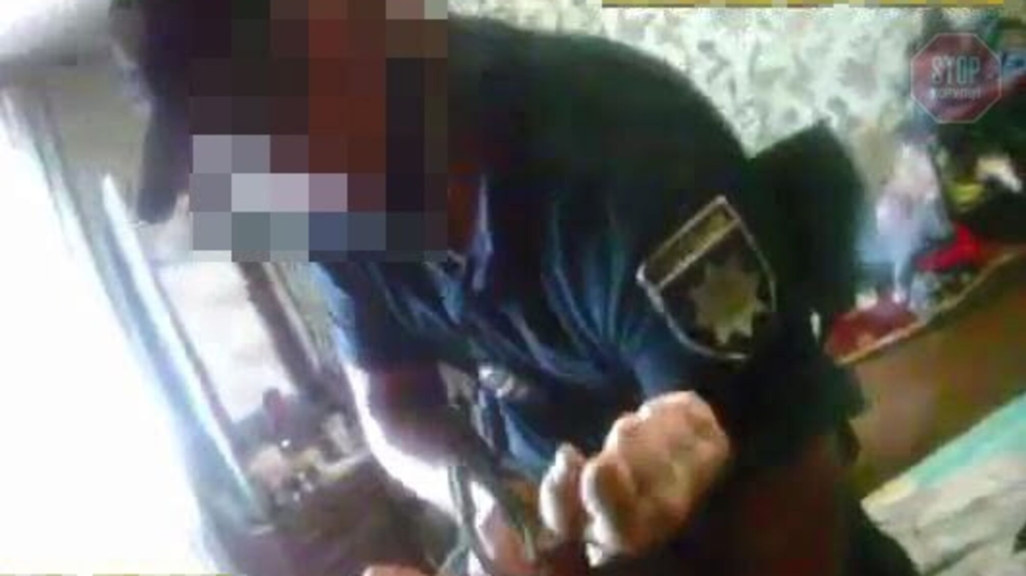 У Кременчуці поліцейський зламав чоловіку руку, бо той відмовився від госпіталізації