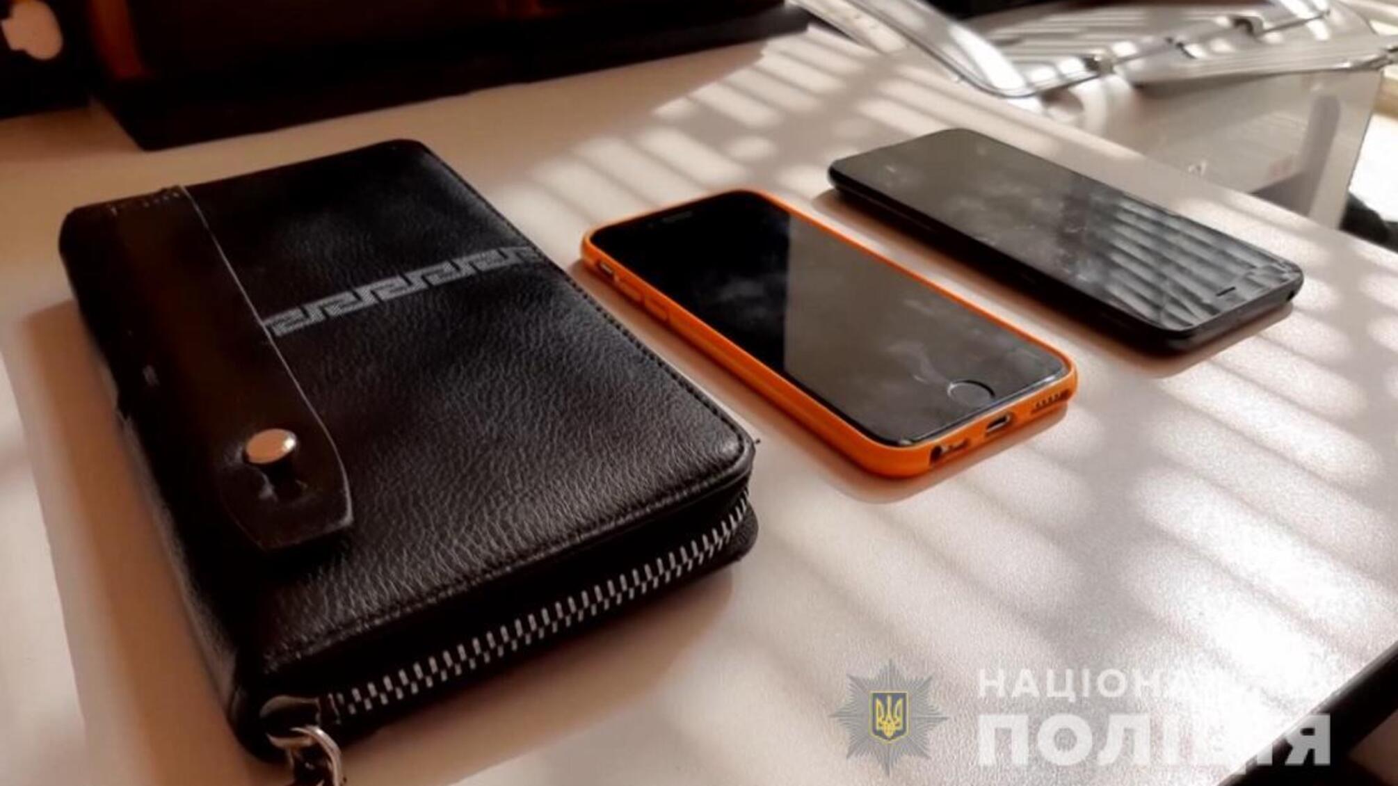В Одесі правоохоронці затримали підозрюваних у розбійному нападі на неповнолітніх гостей зі столиці