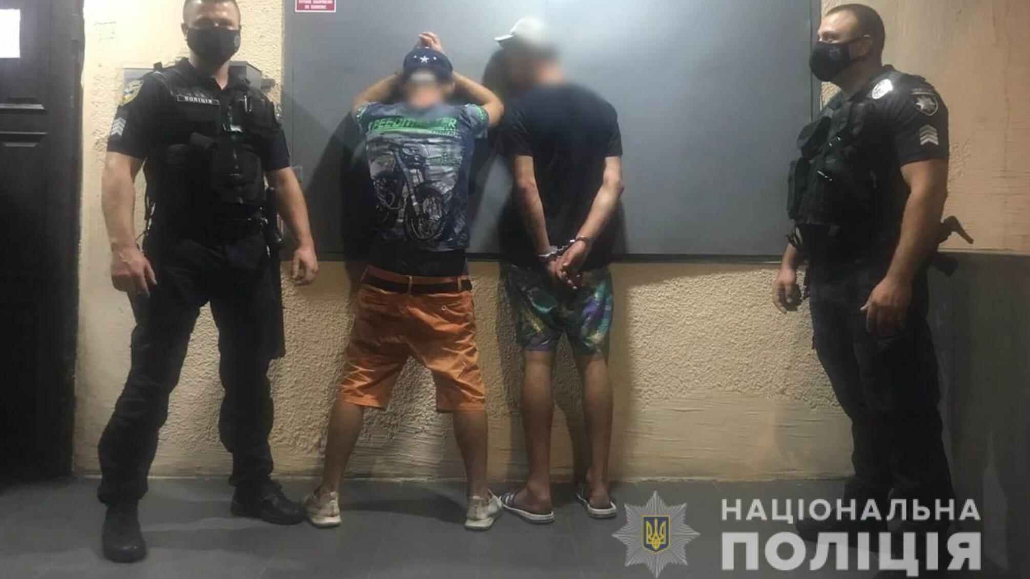 В Одесі поліцейські затримали двох іванофранківців за підозрою у розбійному нападі на жінок з Миколаївщини