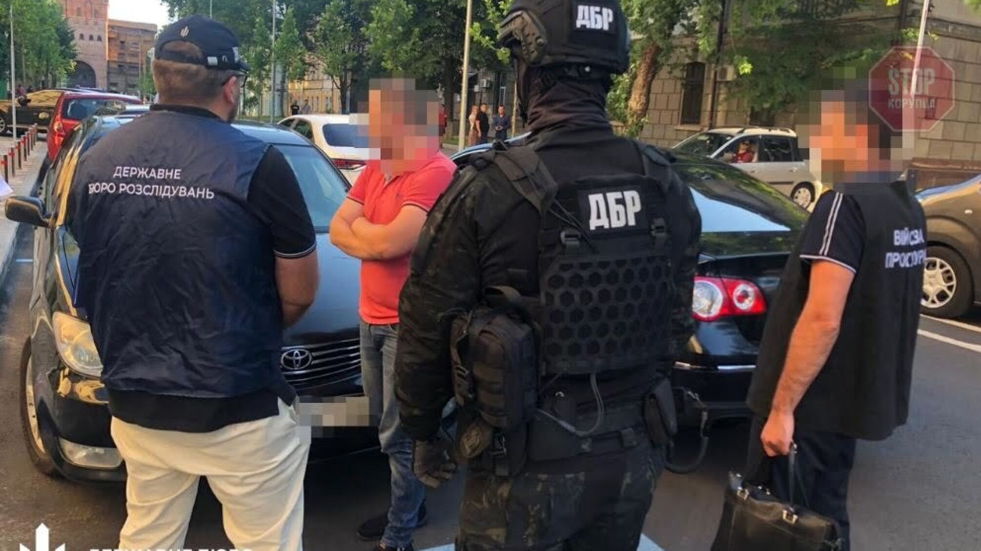 У столиці затримали працівника СБУ, який вимагав гроші з жінок легкої поведінки