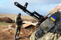Через обстріли з важкого озброєння на Донбасі поранено військового