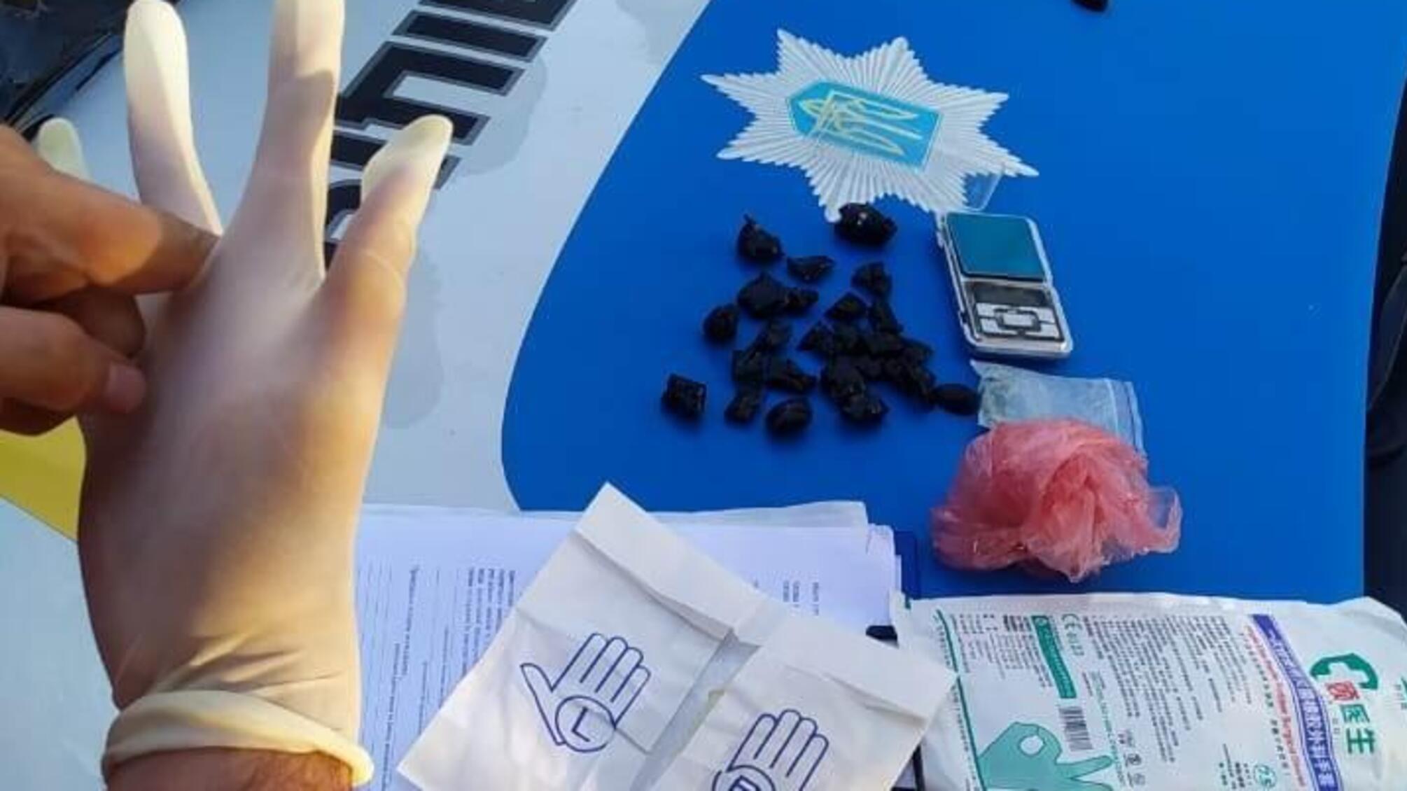 В Суворовському районі Одеси поліцейські затримали розповсюджувача наркотиків