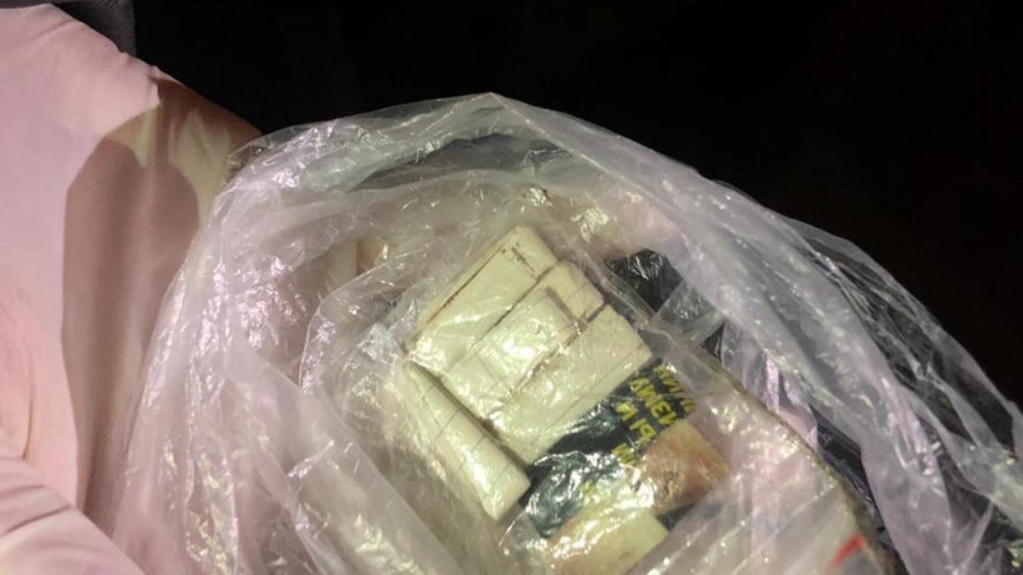 Начальник сектору протидії наркозлочинності ГУ Нацполіціі в Житомирській області постане перед судом за збут наркотиків