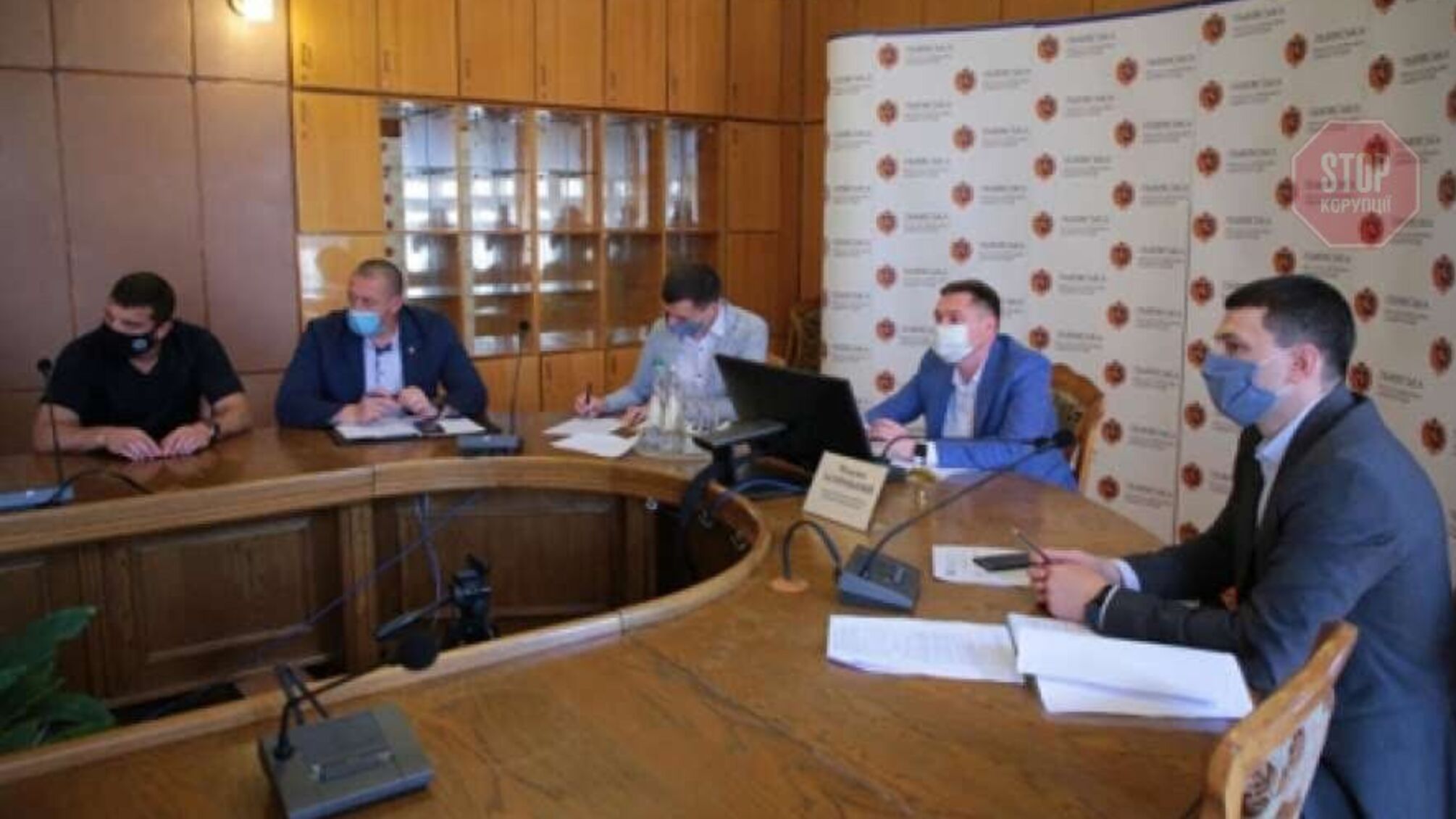 Порушення карантину віруючими: поліція розслідує масове купання у джерелі біля Львова