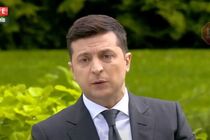 Більше половини українців не задоволені Зеленським