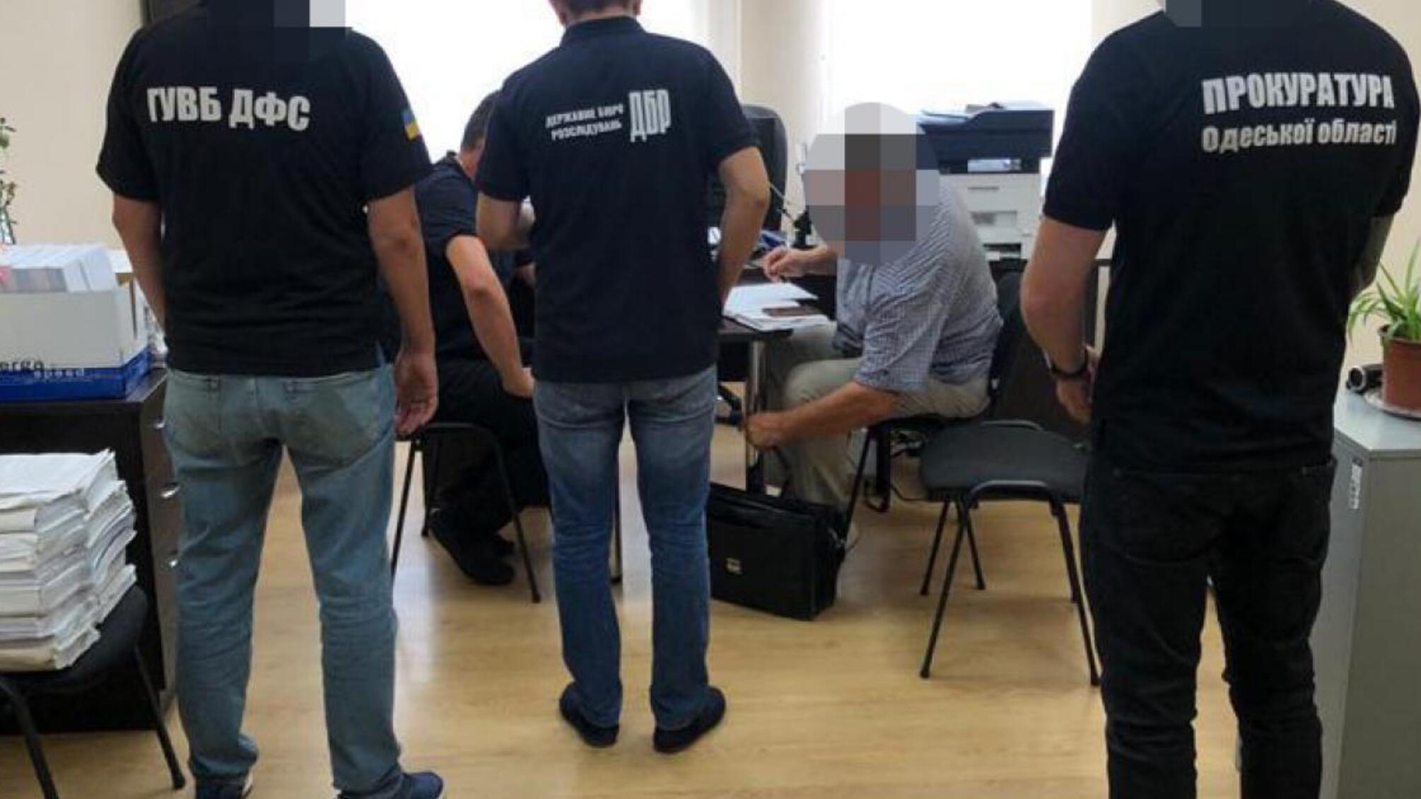 Посадовець ДМС підозрюється у службовій недбалості, яка завдала понад 270 тис грн збитків