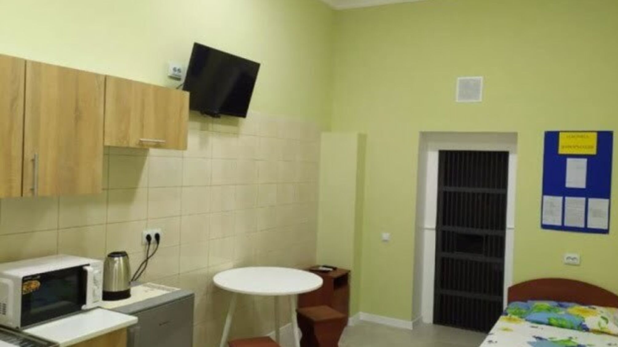 Подарункові сертифікати на платні камери в СІЗО вже принесли 25 тисяч гривень