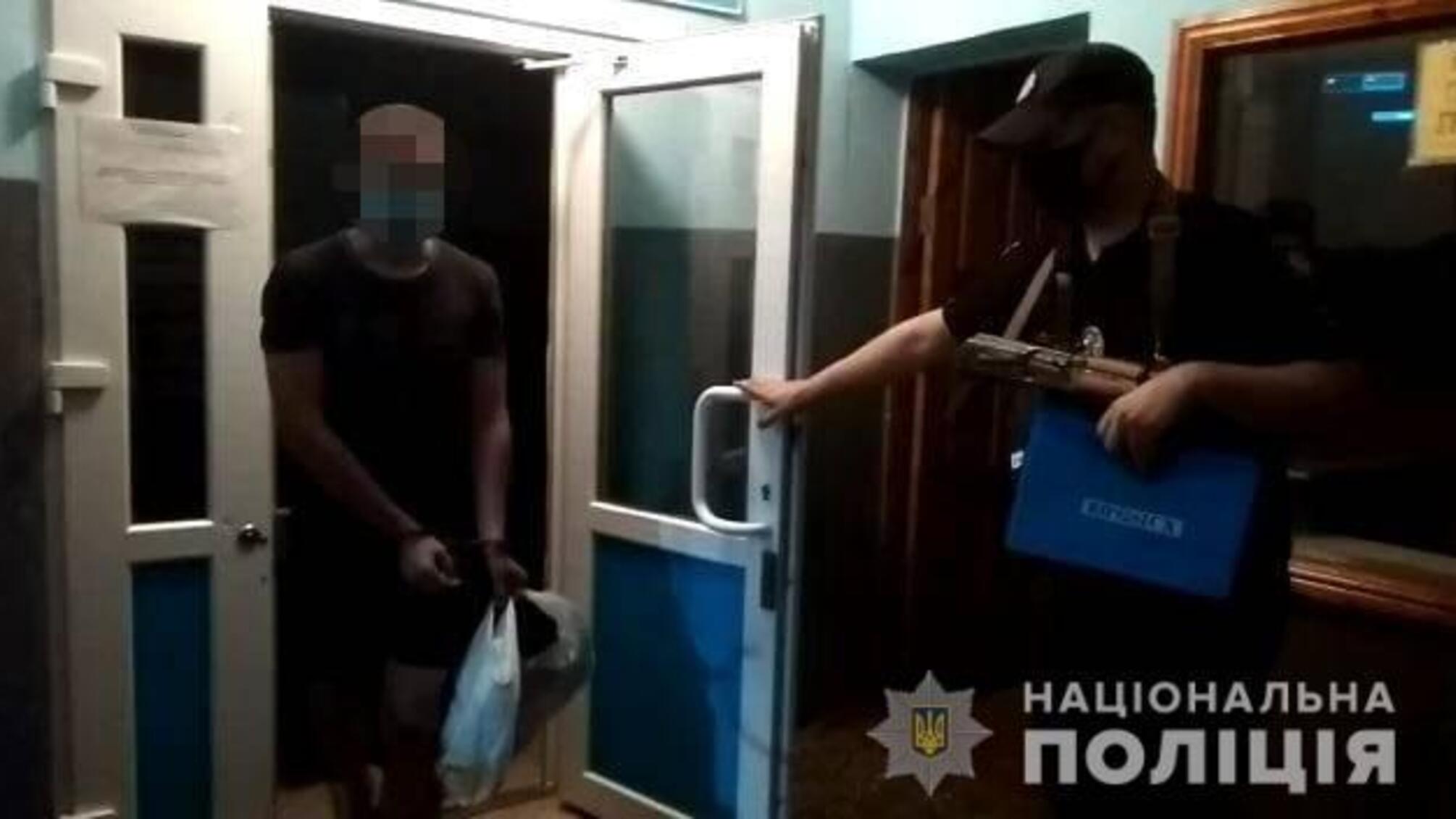 Жителю Березівського району поліцейські оголосили підозру у спричиненні тяжких тілесних ушкоджень знайомому з райцентру