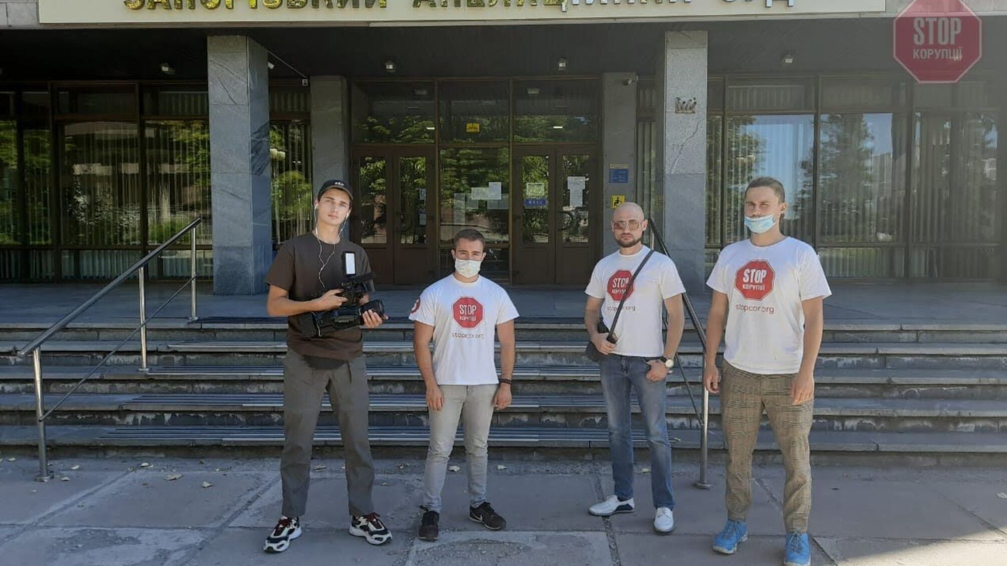 Поліція разом з СБУ допомагає рейдерам захопити землі ДП “Конярство України”, — активісти