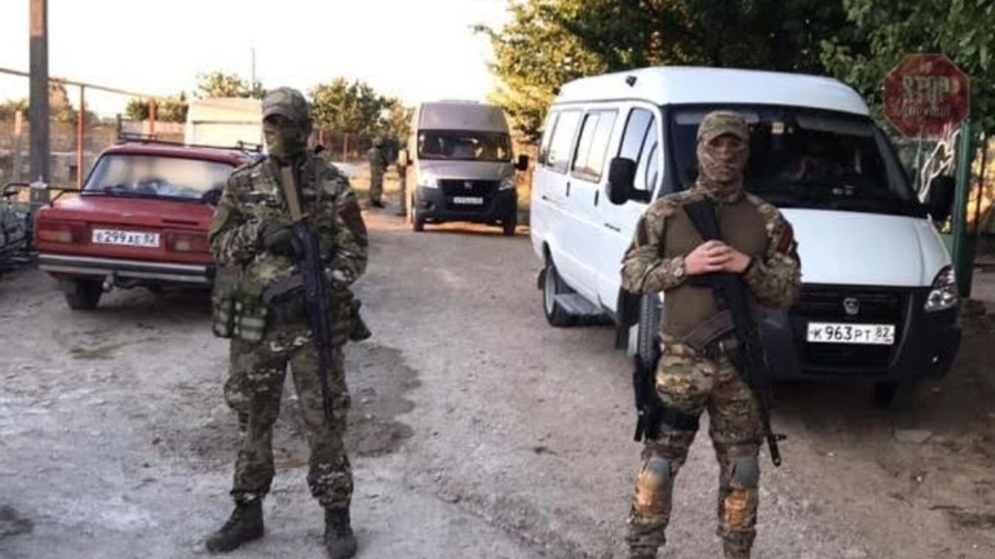 Ранкові обшуки у молодих кримськотатарських родин є черговий злочин, - представник президента