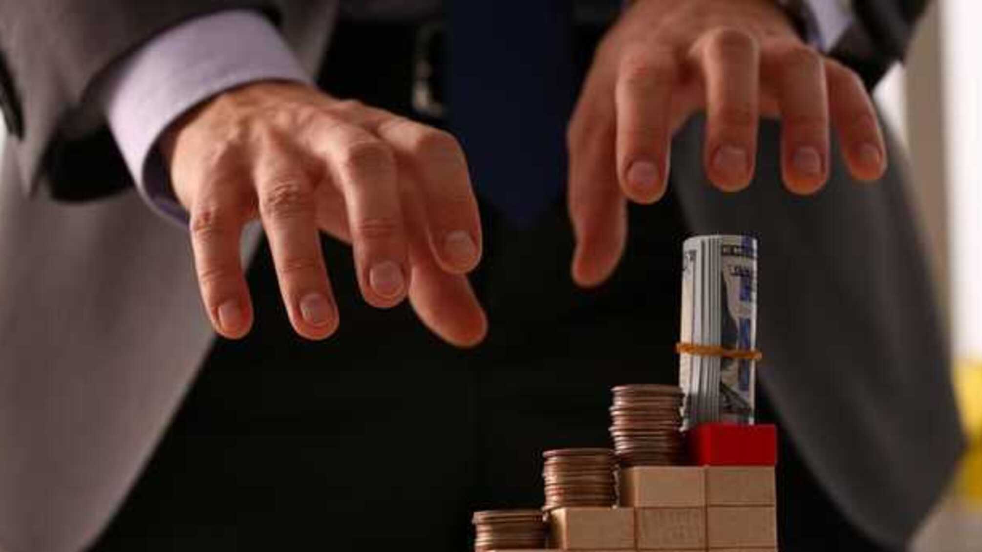 Рейдеры в погонах «отжимают» крупнейший завод по производству снеков в Украине