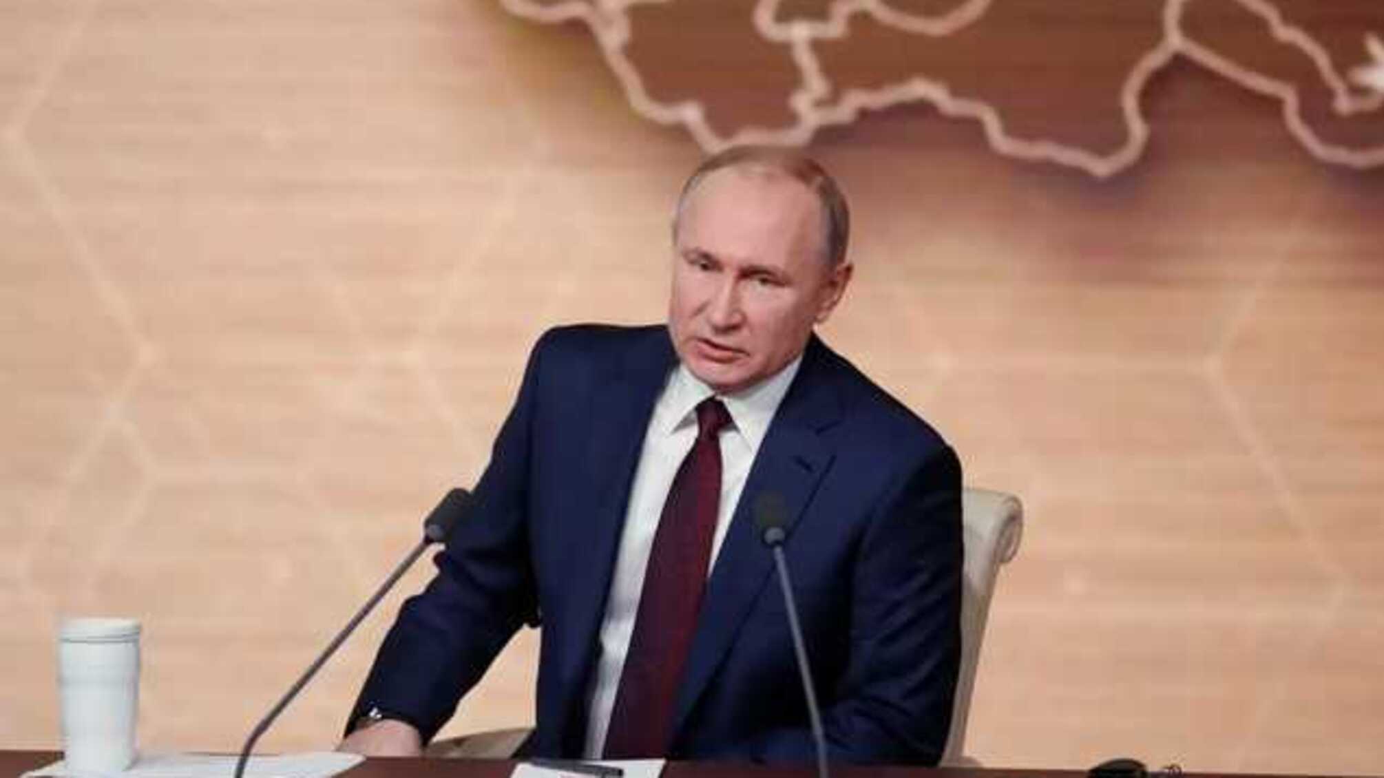 СМИ: Самолет Путина прилетел в Крым, куда ранее приехал Медведчук