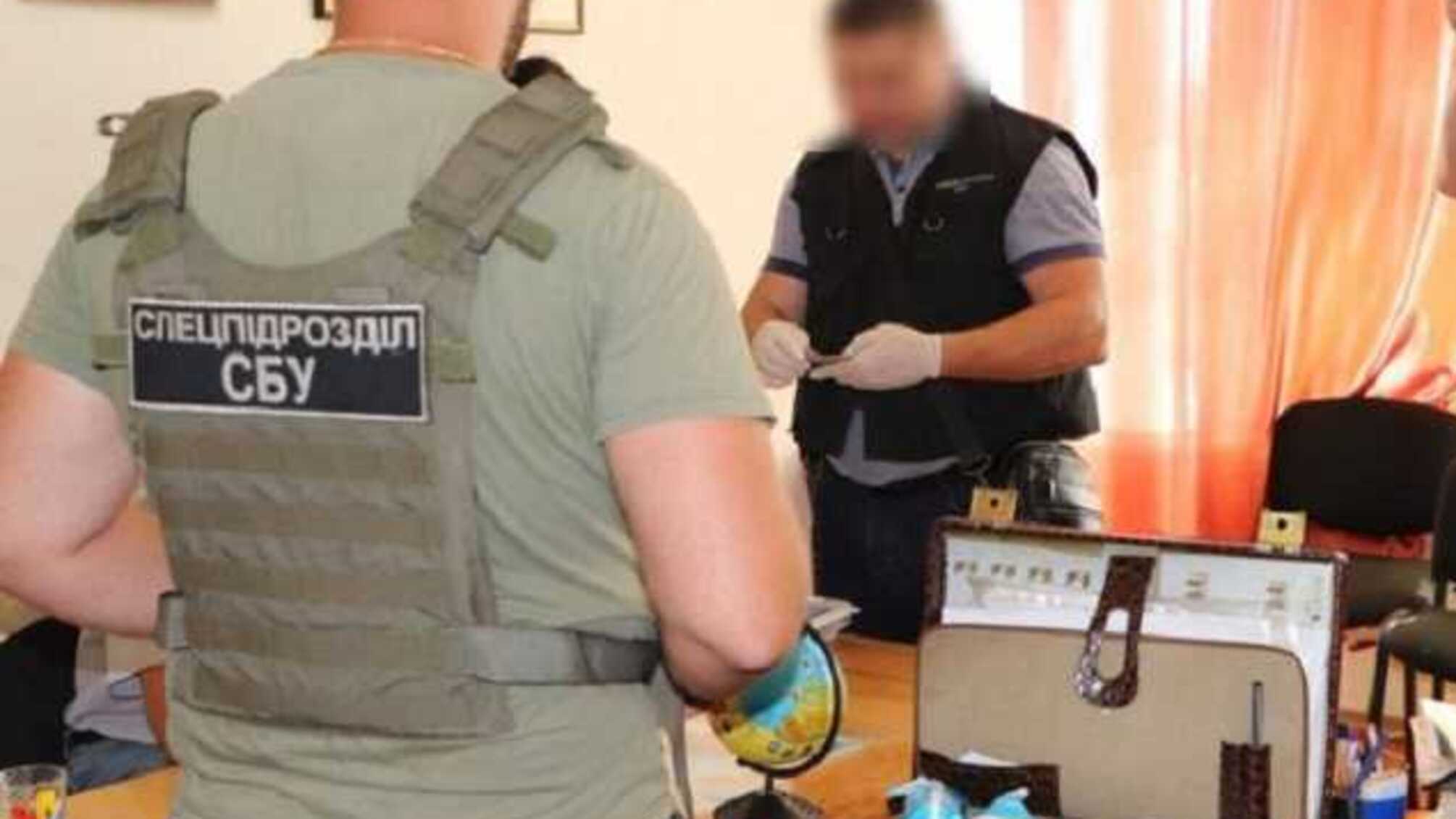Аренда 15 га земли: в Одесской области главу сельсовета поймали на взятке