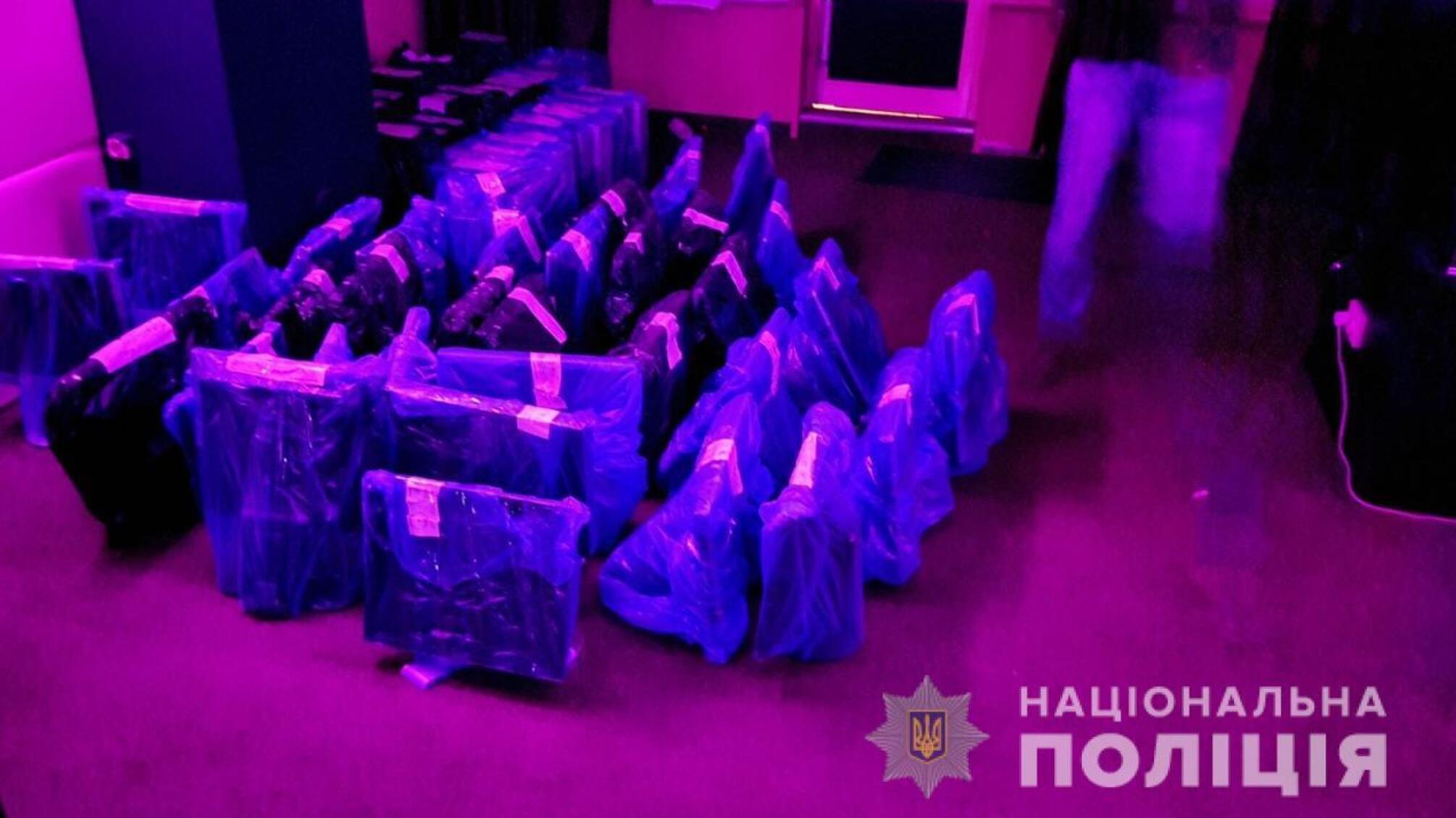 В Одесі правоохоронці ліквідували гральний заклад, який здійснював свою діяльність «за зачиненими дверима»