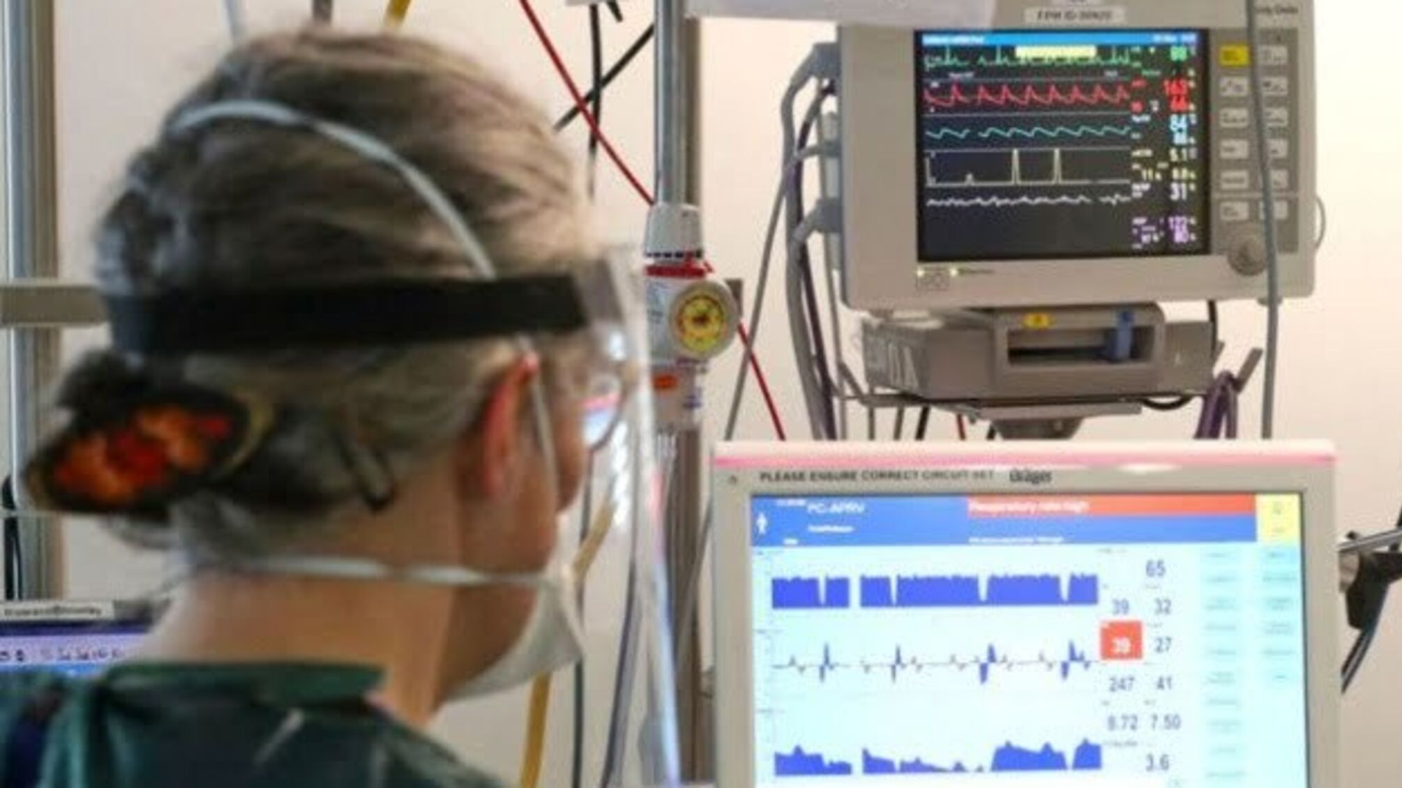 На Львівщині розгортають лікарні 'другої хвилі' для хворих на COVID-19