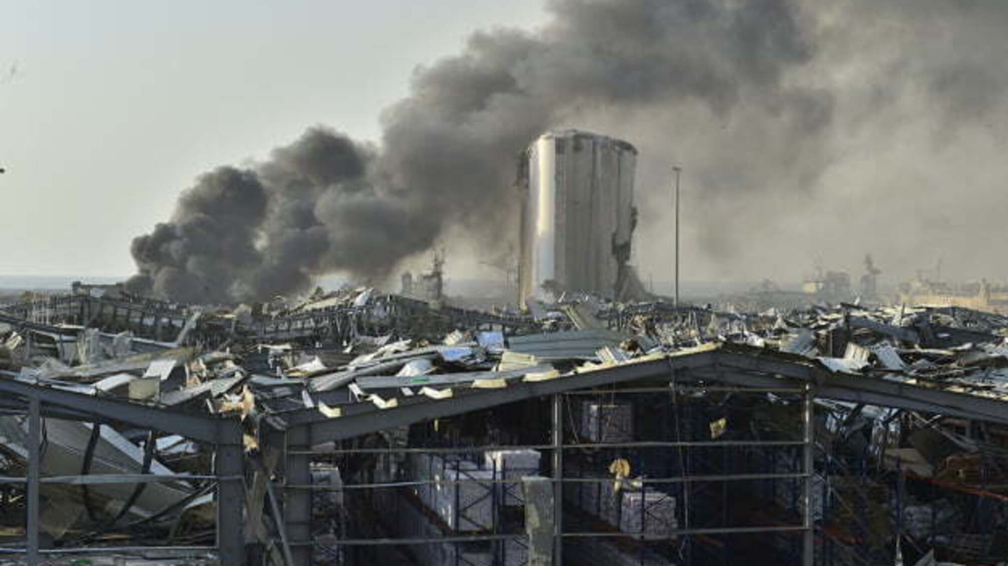 Керівництво порту в Бейруті відправляють під домашній арешт на час розслідування вибухів