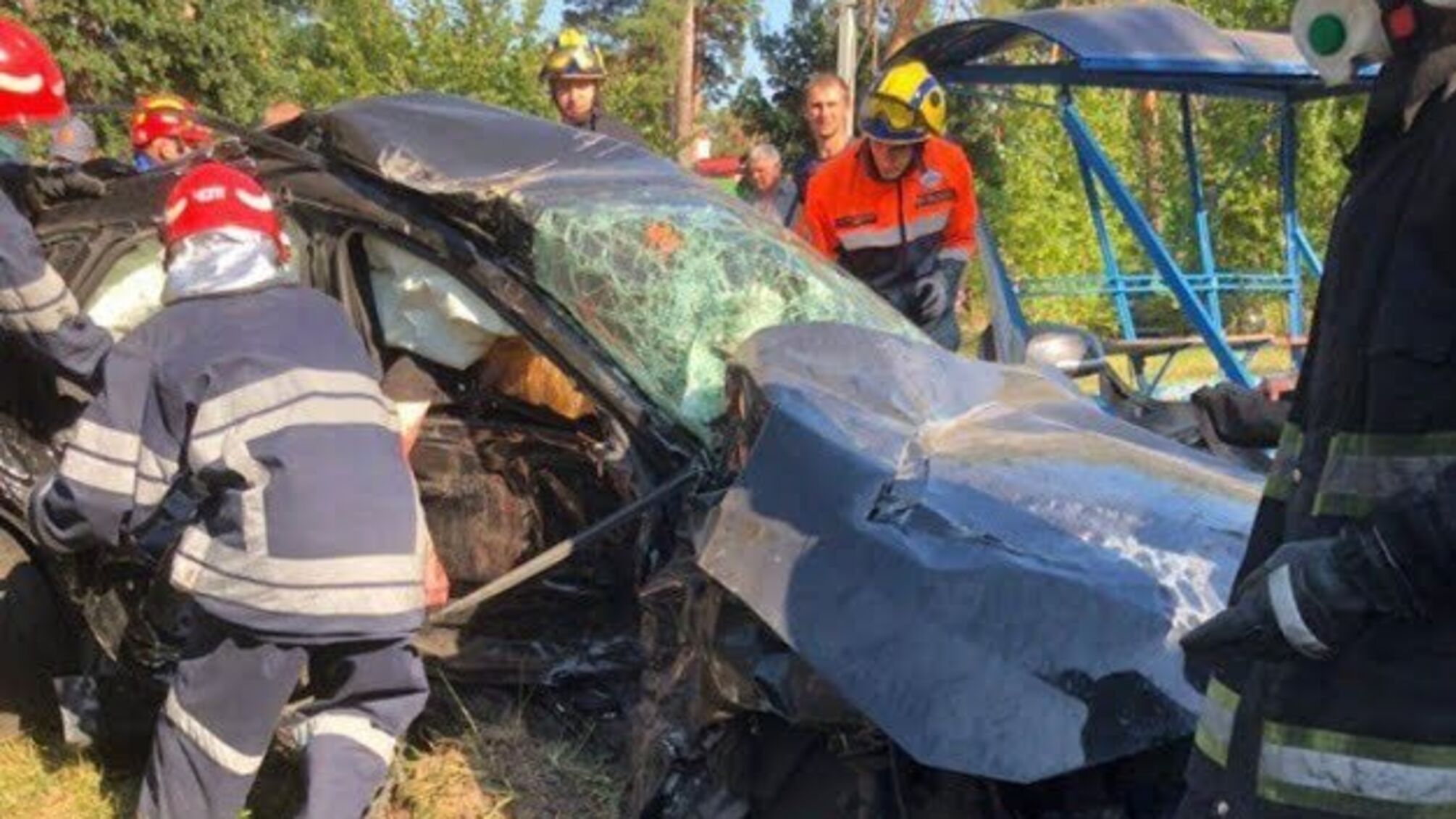 У Києві дві BMW зіткнулися в лоб – троє людей загинули на місці