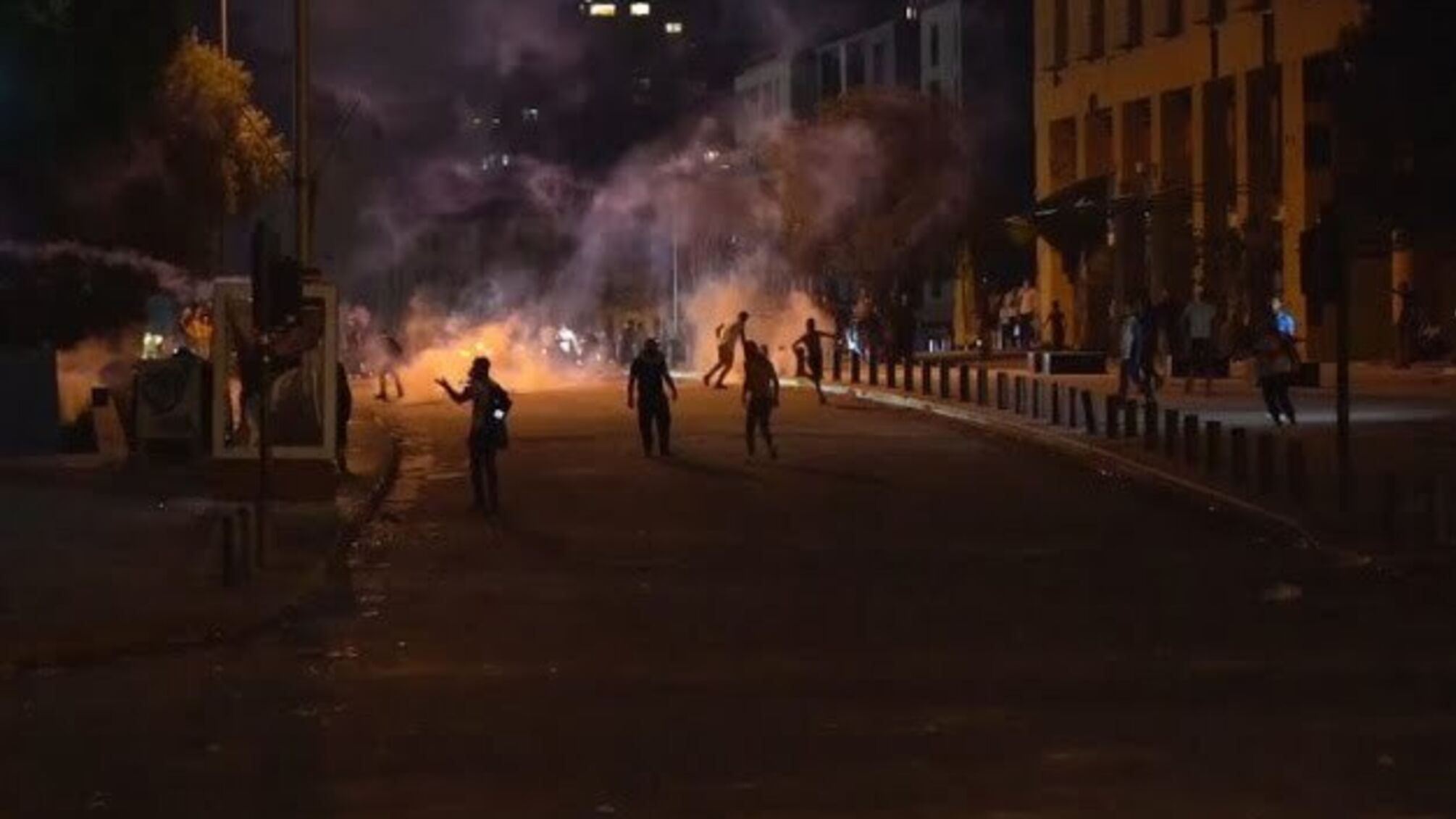 У Бейруті - протести, вимагають відставки уряду