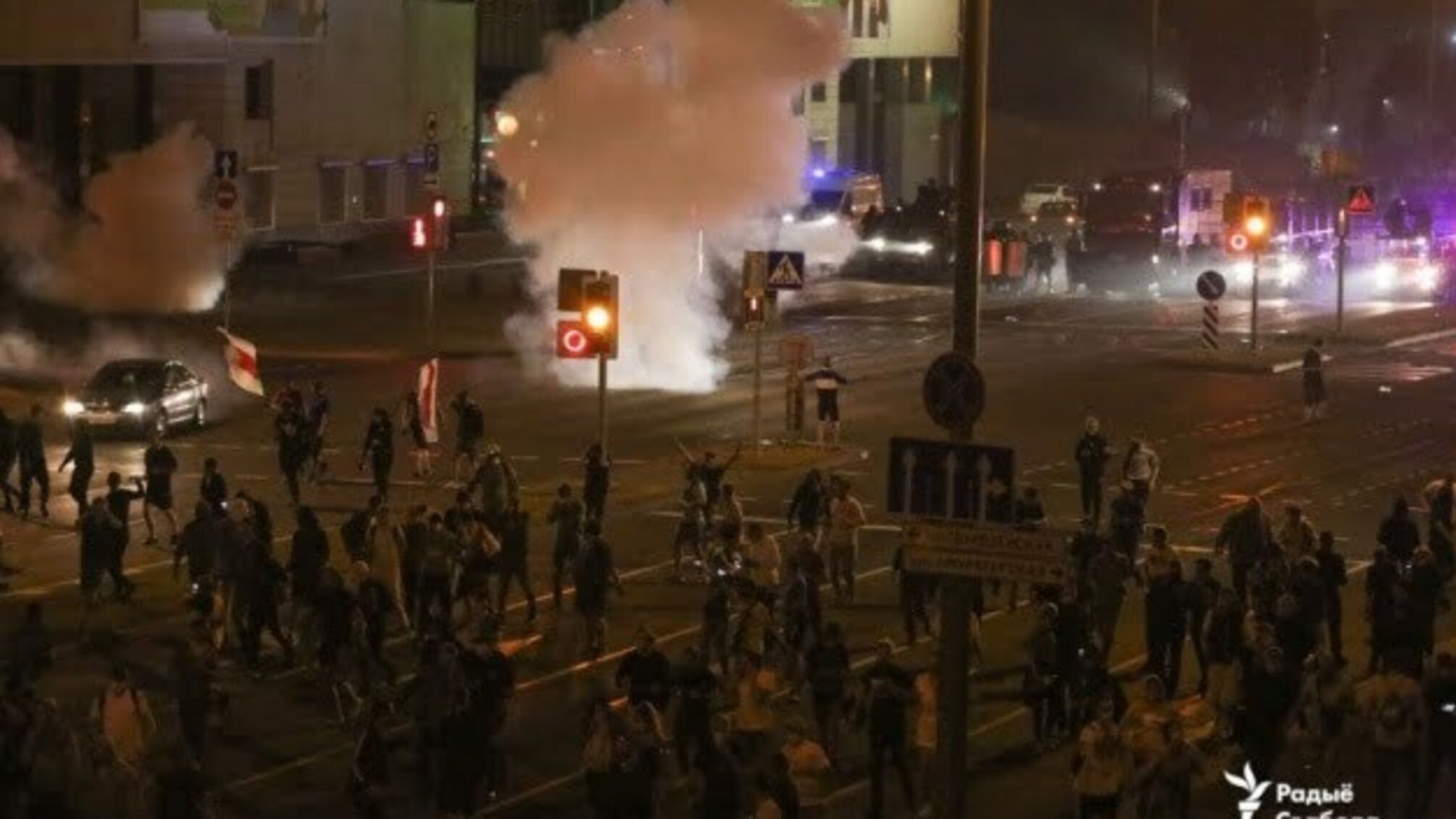 У Білорусі мітингарі на авто наїхали на міліціонерів (відео)