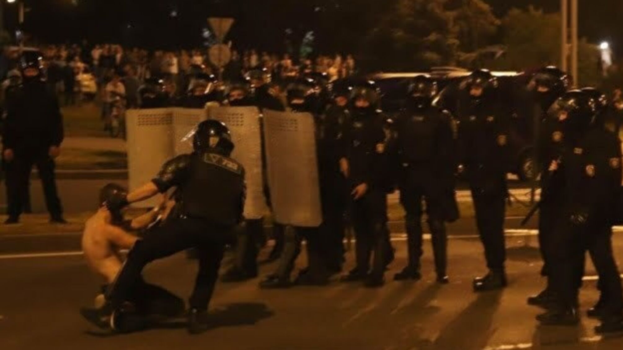 НАТО засуджує насильство проти білоруських демонстрантів