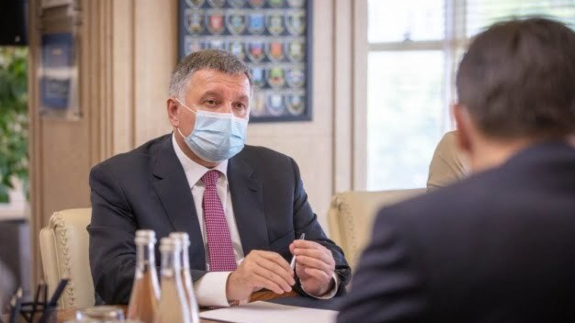 Аваков обіцяє 'найвищі стандарти' правопорядку на місцевих виборах