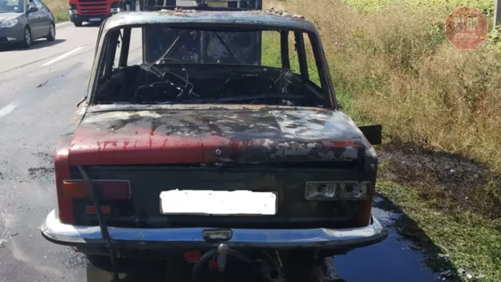 На Полтавщині спалахнула автівка, постраждалий у лікарні