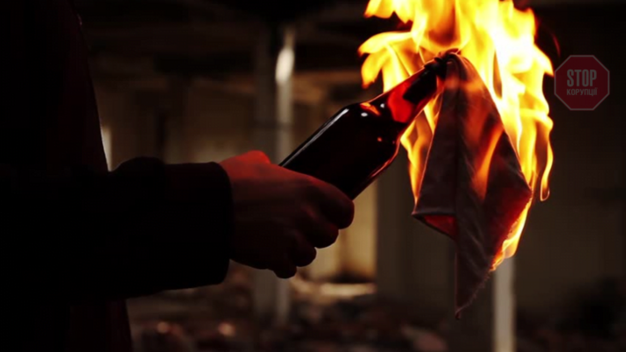 У Києві чоловік на ґрунті ревнощів підпалив магазин дружини і вчинив самогубство (фото, відео)