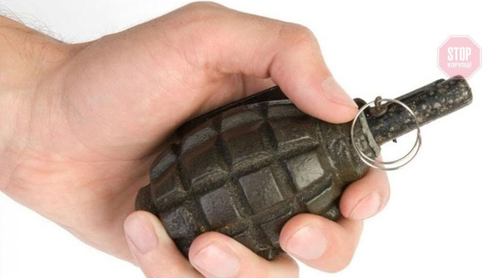 Людина з муляжем бойової гранати намагалася потрапити у будівлю одеського суду