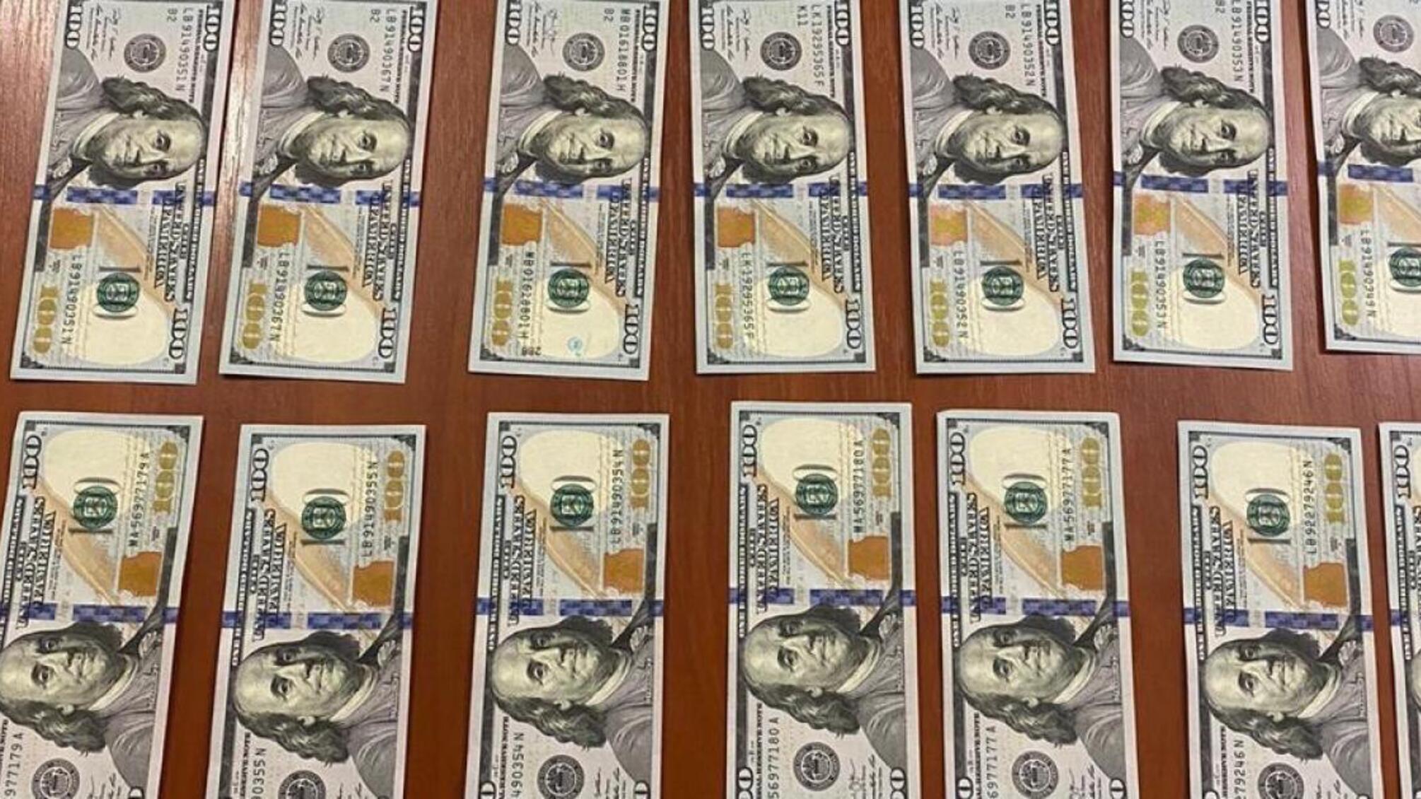 4 000 доларів США за сприяння в контрабанді цигарок катапультою - ДБР повідомило про підозру прикордоннику Чопського прикордонного загону