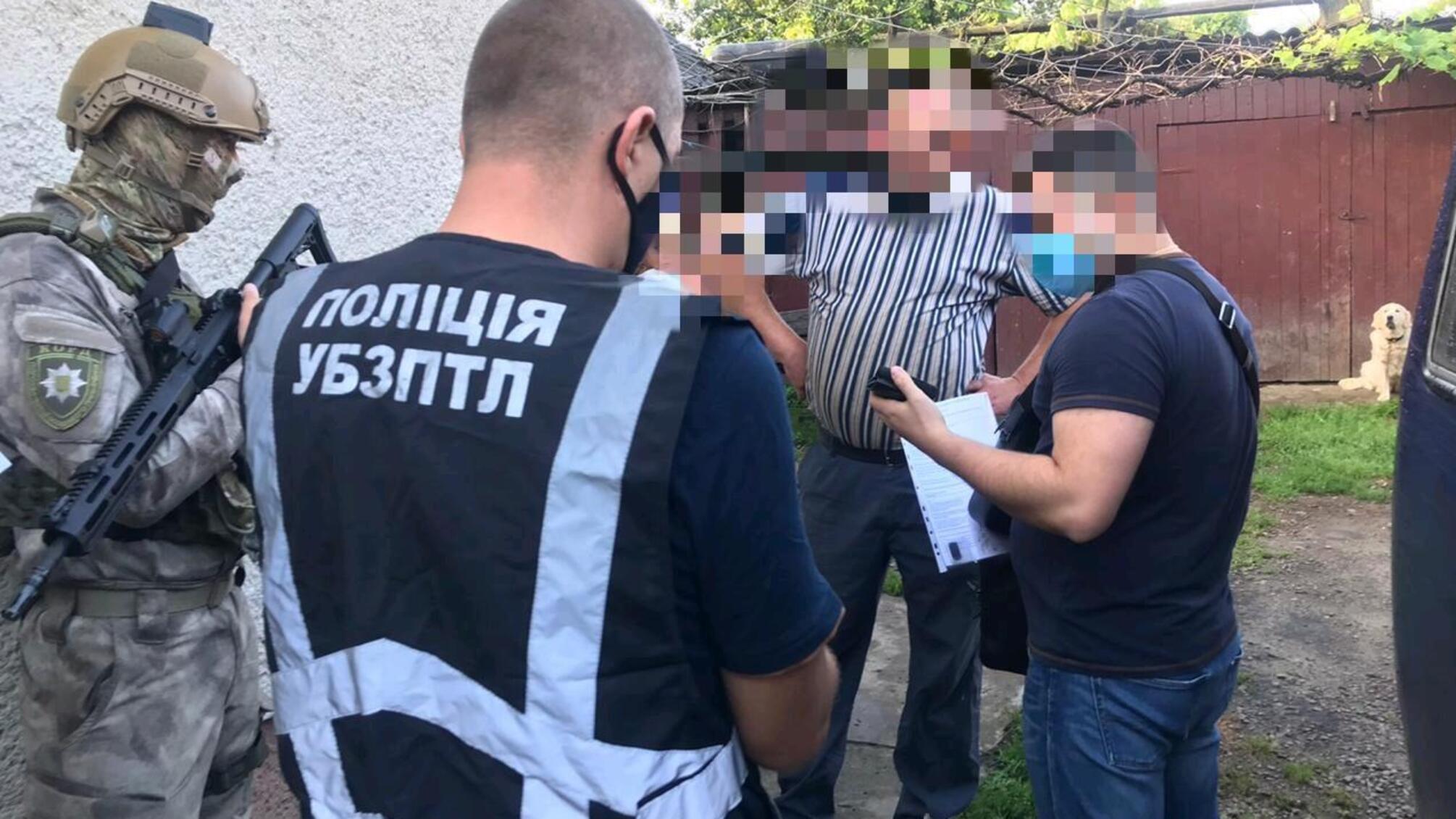 Нацполіція викрила злочинну групу у незаконному переправленні іноземців до країн ЄС