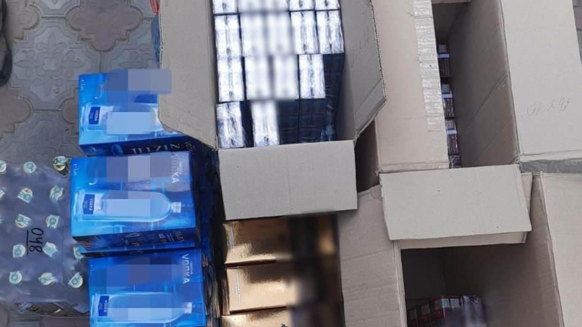 Підакцизний товар сумнівної якості на 80 тисяч гривень вилучили поліцейські у жителя Одещини