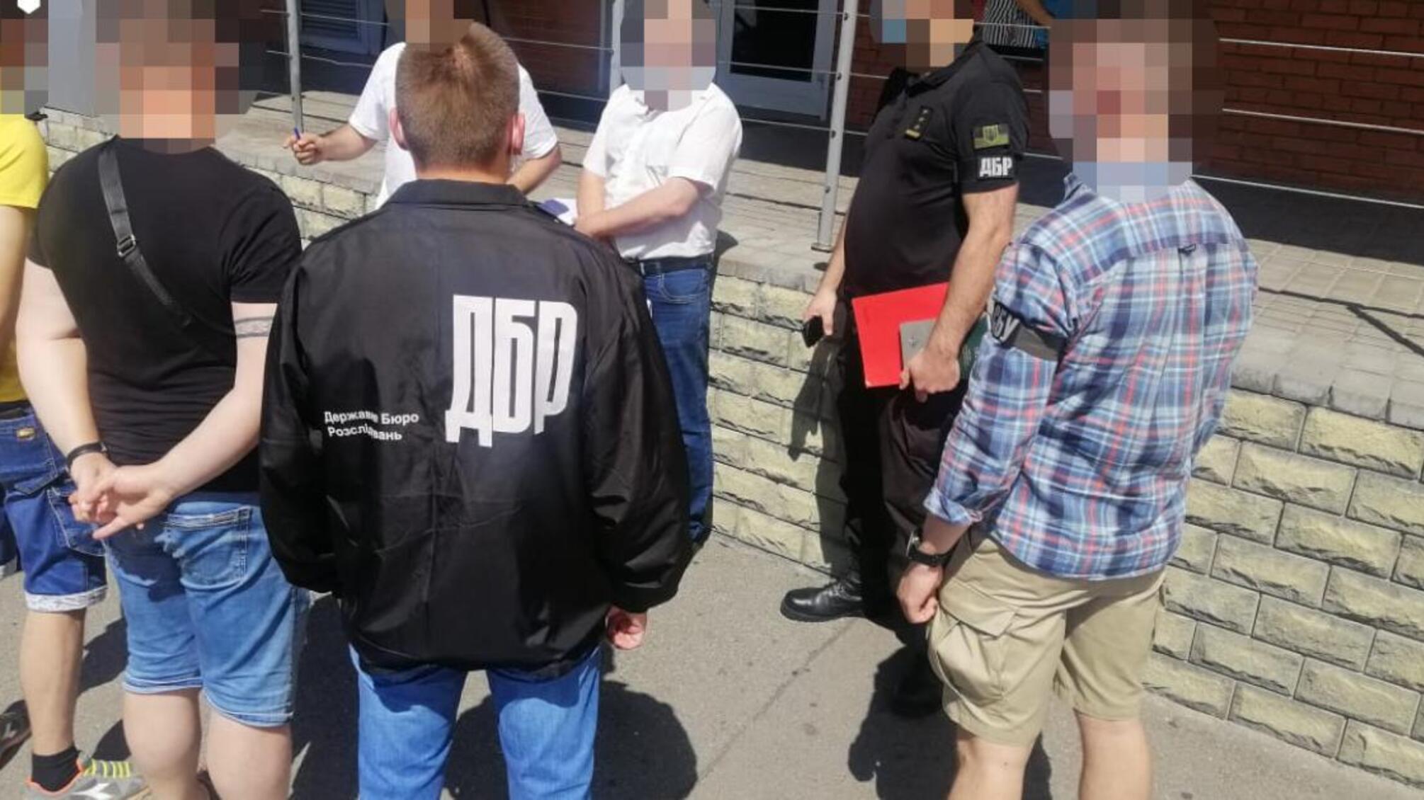 Продаж інформації російським спецслужбам – ДБР затримало майора СБУ та колишнього військовослужбовця РФ