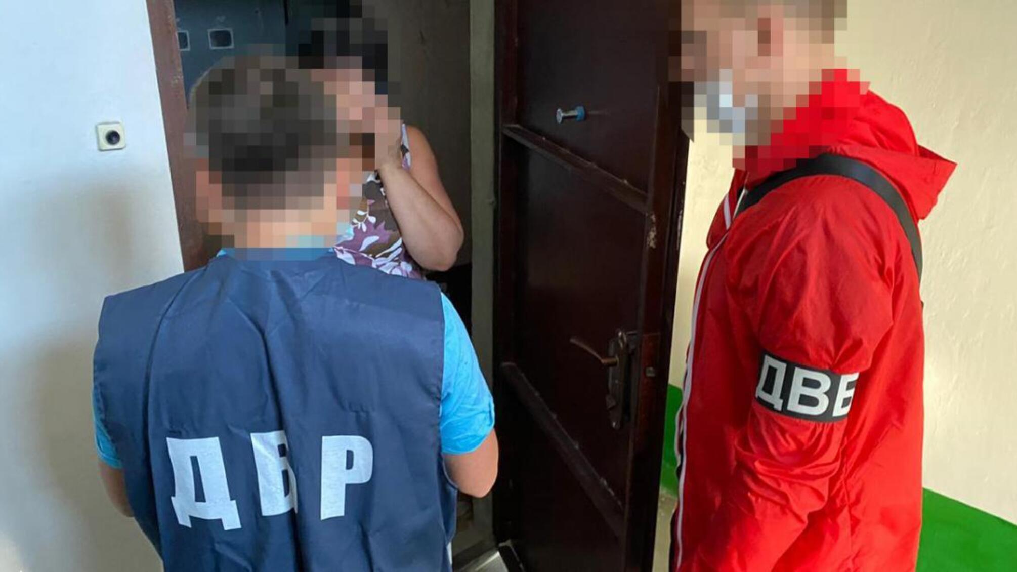 Вибивання зізнань в умисному вбивстві — двоє поліцейських опинилися на лаві підсудних (ВІДЕО)