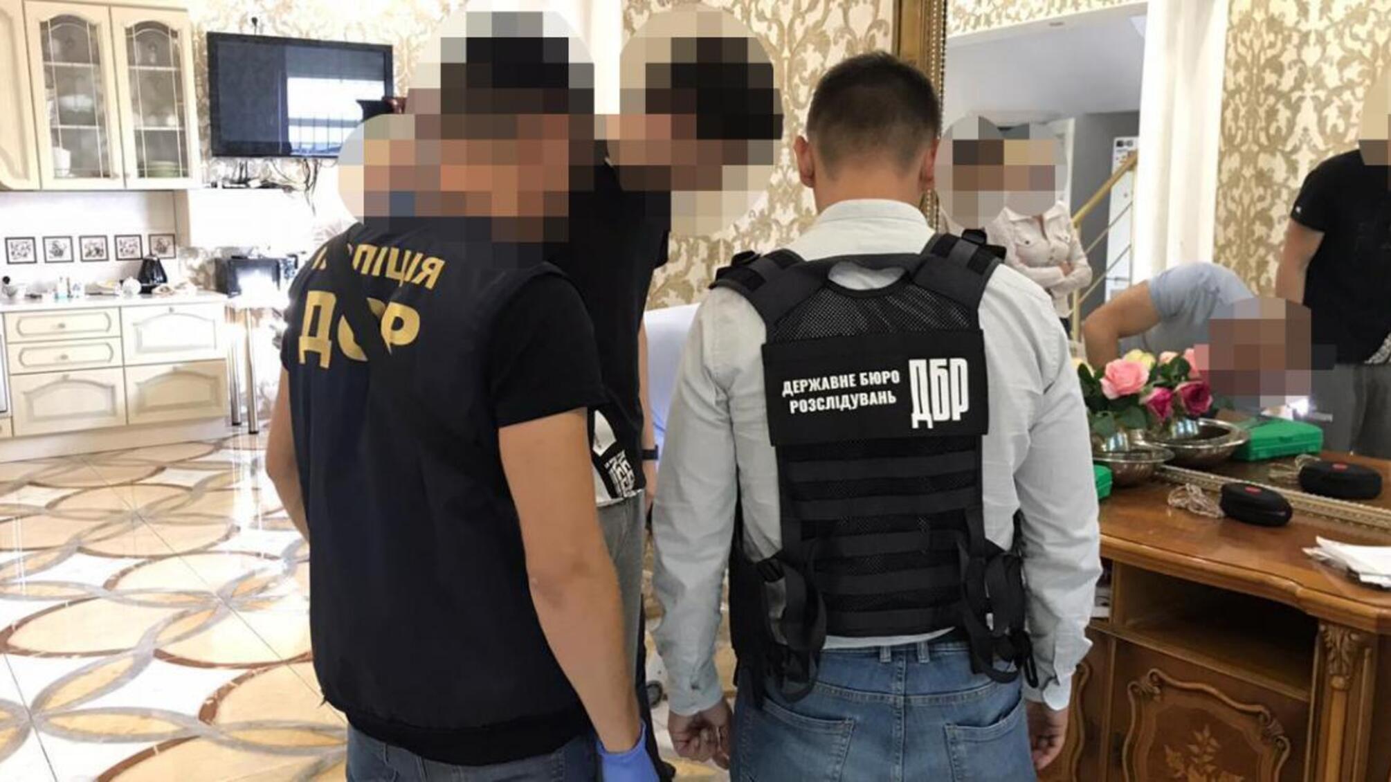 Шахрайське заволодіння 19 квартирами в Одесі - 4 особам повідомлено про підозру
