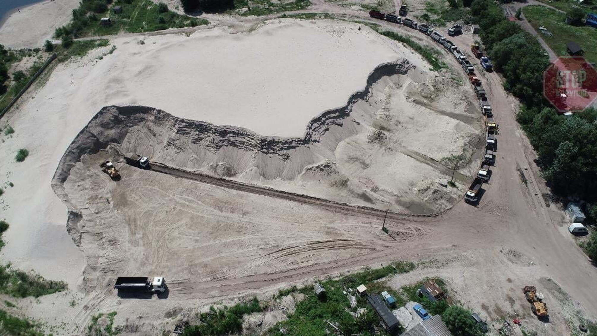 Захоплені Комарницьким та Кучером землі повернуть Києву: прокурори взяли питання на контроль