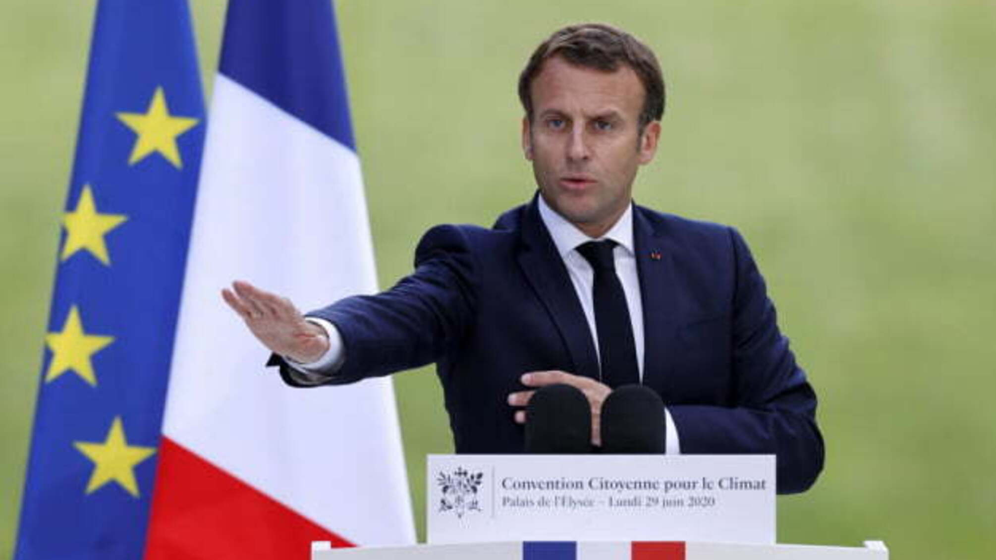 Макрон: Ми не можемо діяти, нібито Європа є ізольованим від Росії островом