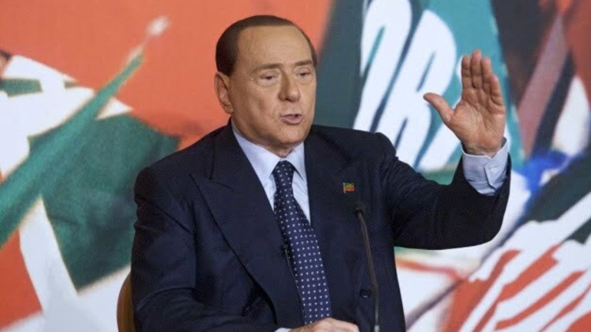 Берлусконі виписали з лікарні після COVID-19