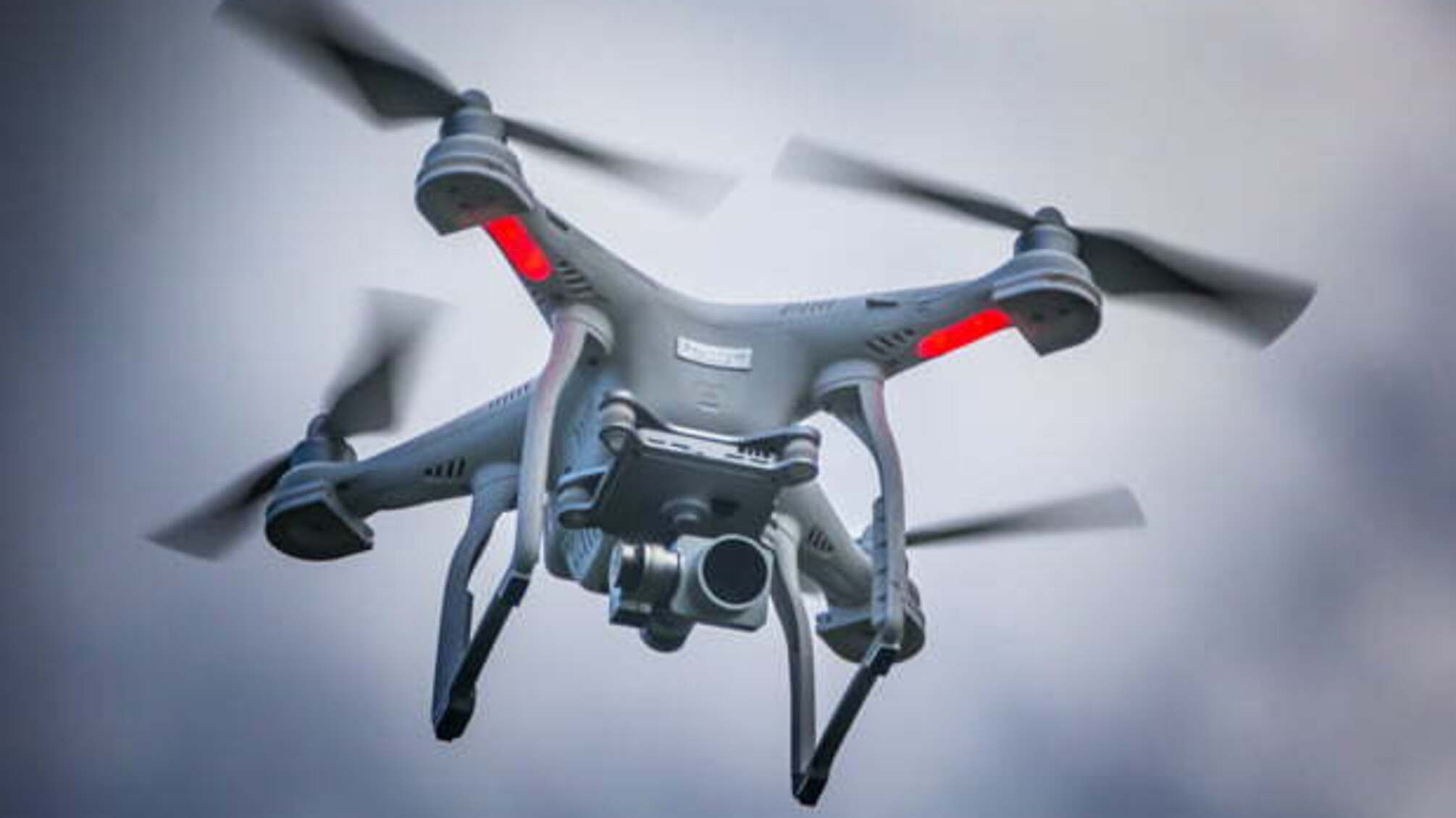 Компанія Amazon отримала дозвіл на доставку посилок дронами