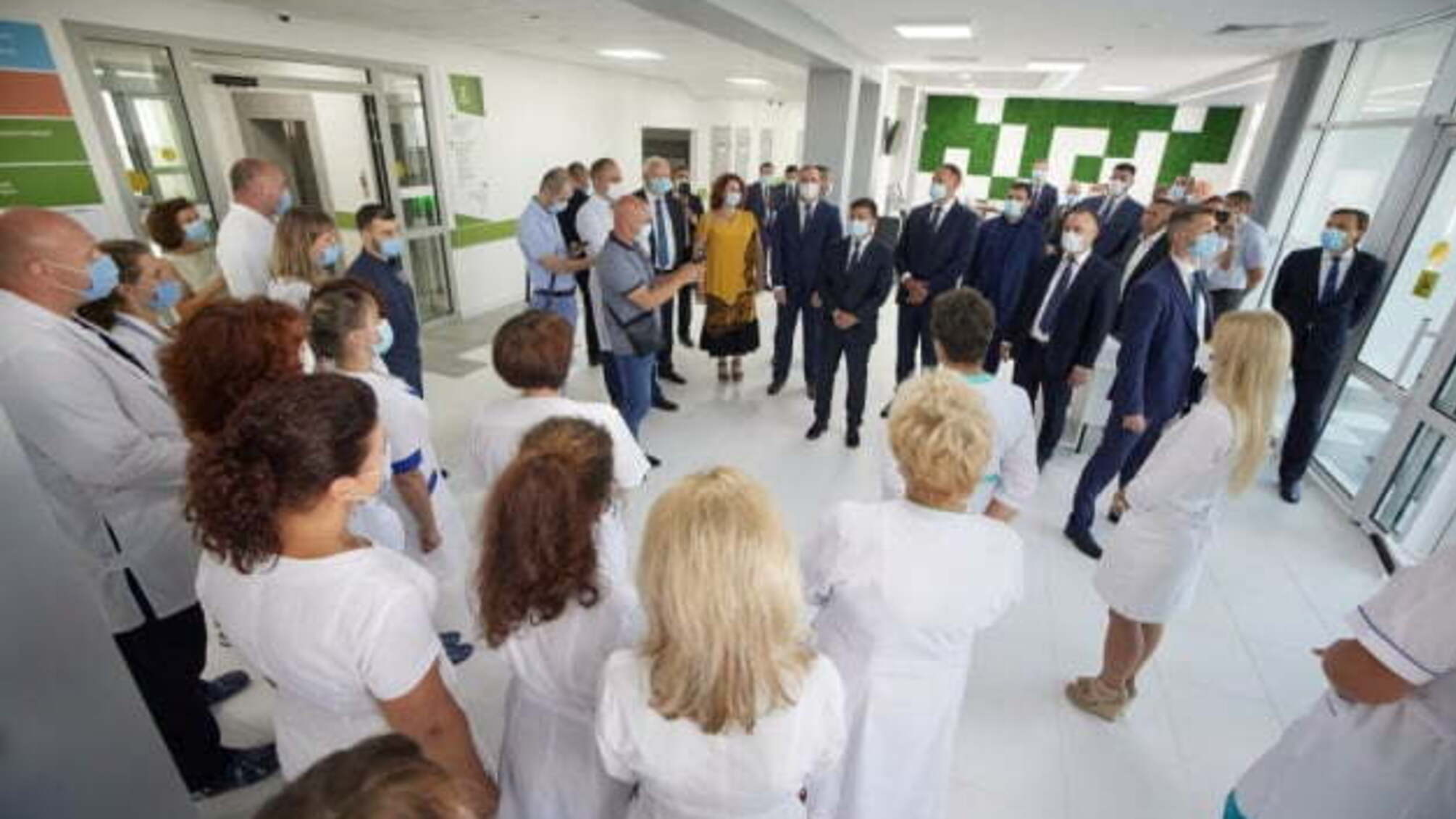 Зеленський оглянув відновлений кардіодиспансер у Полтаві