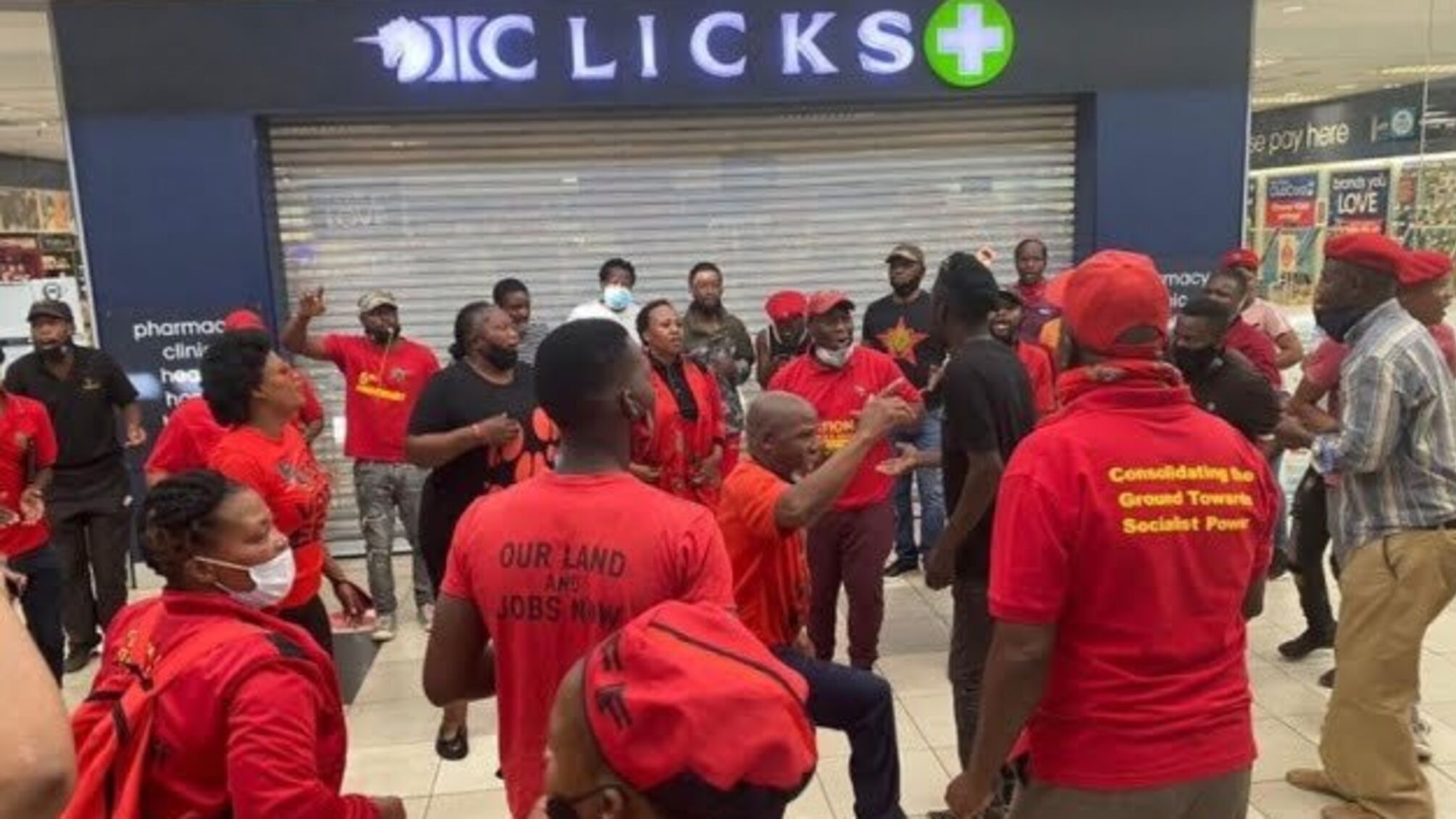 У Південній Африці закрили кілька магазинів косметики через 'расистську' рекламу