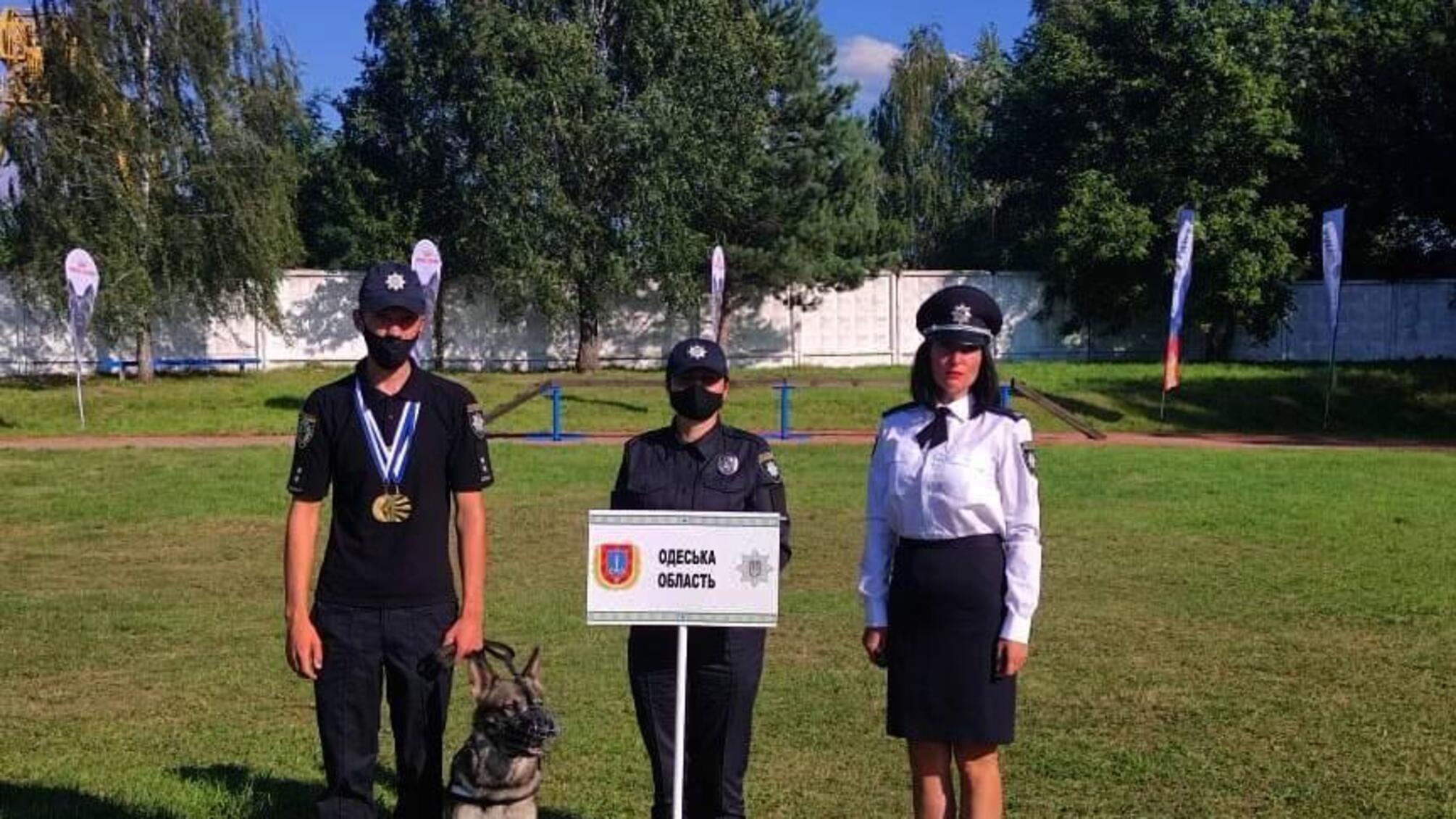 Команда ГУНП в Одеській області увійшла в п’ятірку кращих на V чемпіонаті з багатоборства кінологів Національної поліції України