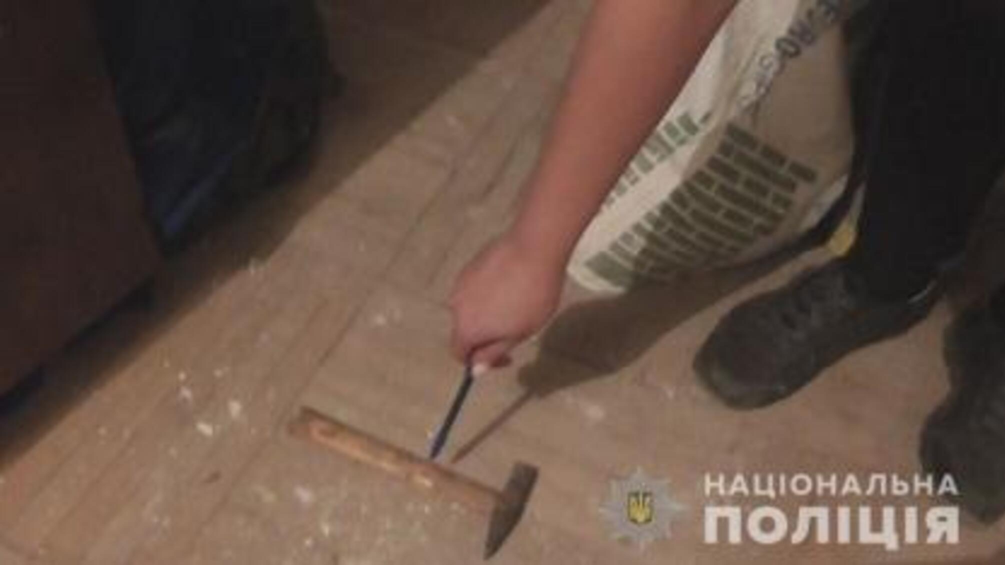 Одеські поліцейські затримали двох безхатченків за розбійний напад на одесита