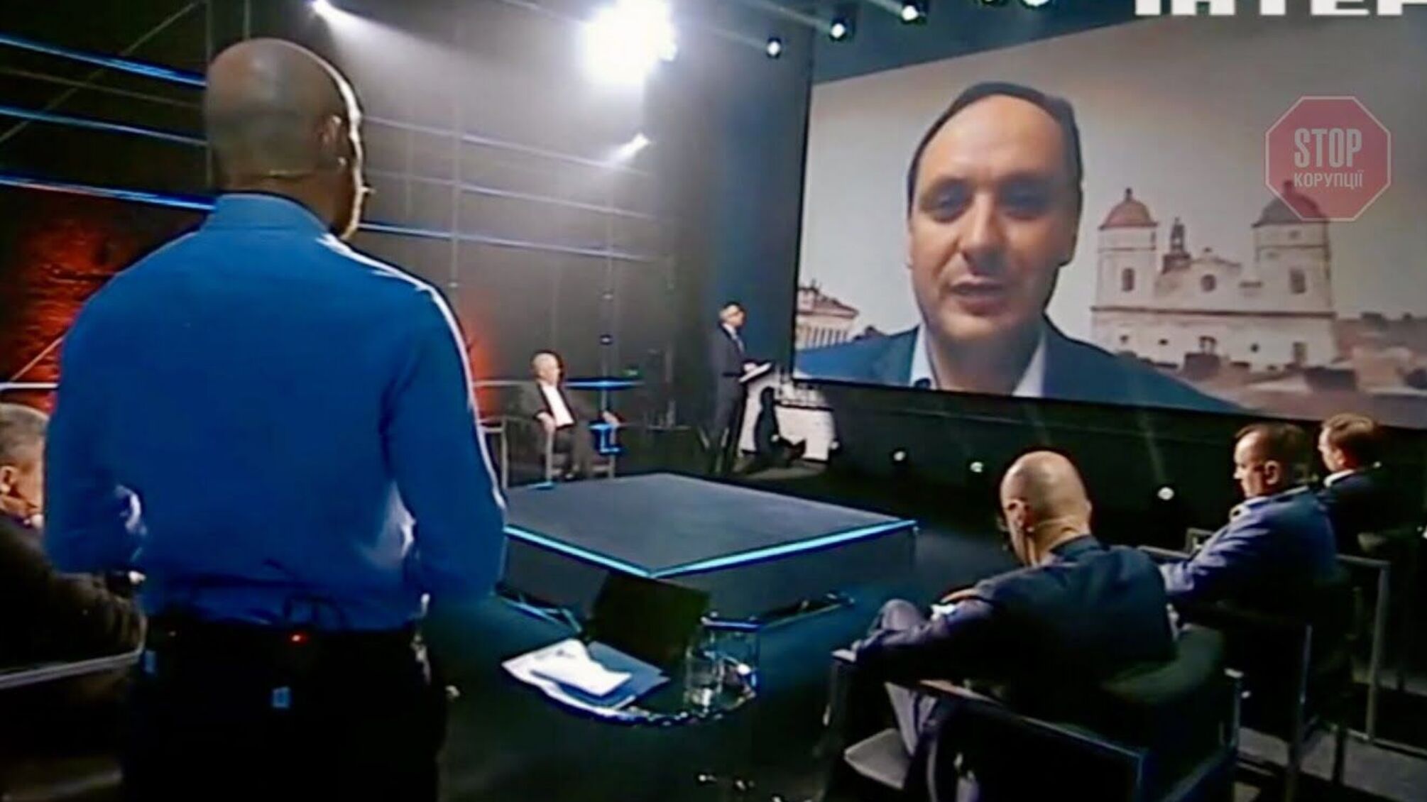 32 українці наживо звернулись до влади у політичному ток-шоу «Мир і війна» на телеканалі «Інтер» з Бочкалою