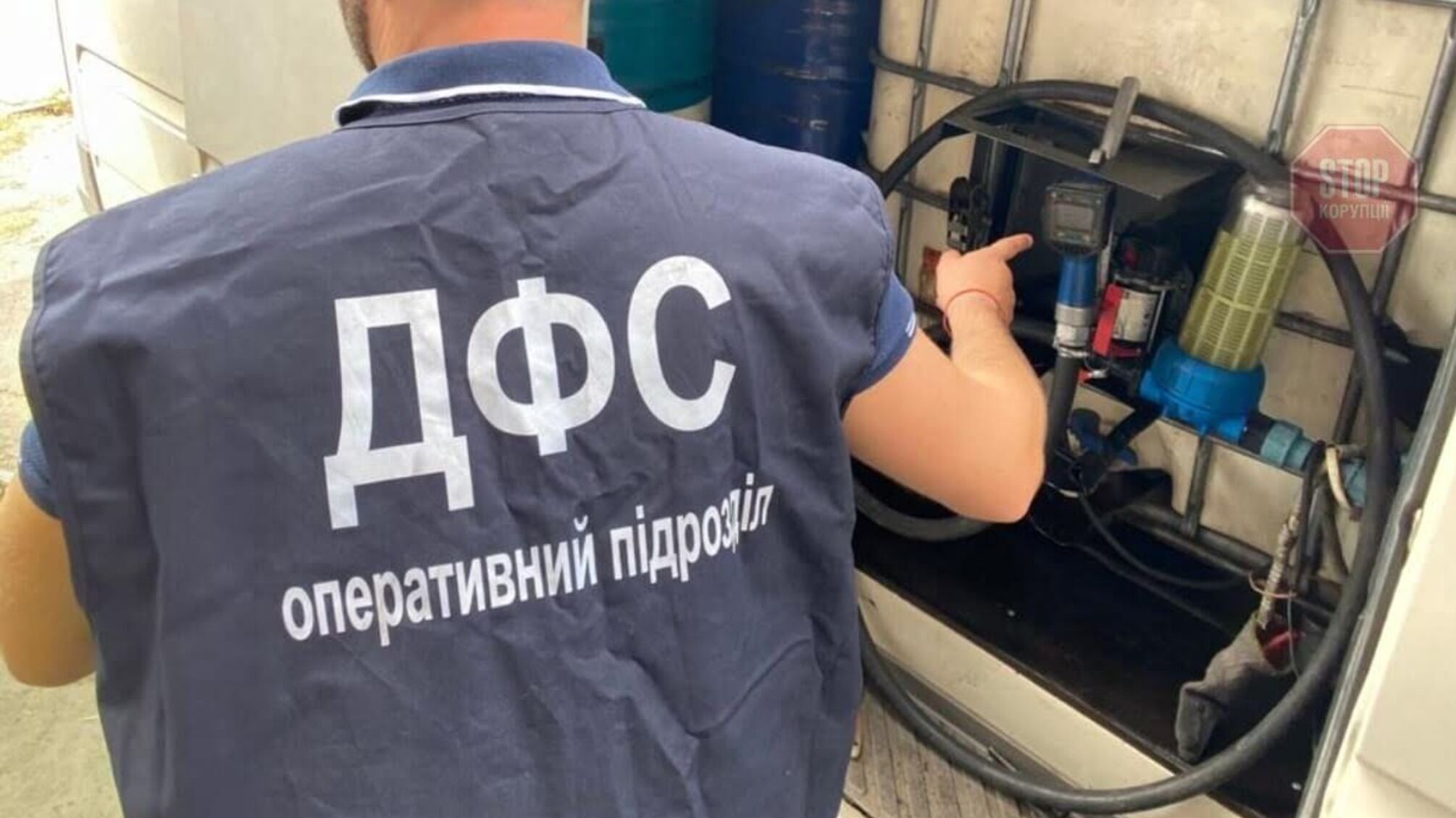 У Запоріжжі працювала пересувна нелегальна АЗС (фото)