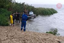 У Київській області перекинувся човен з людьми