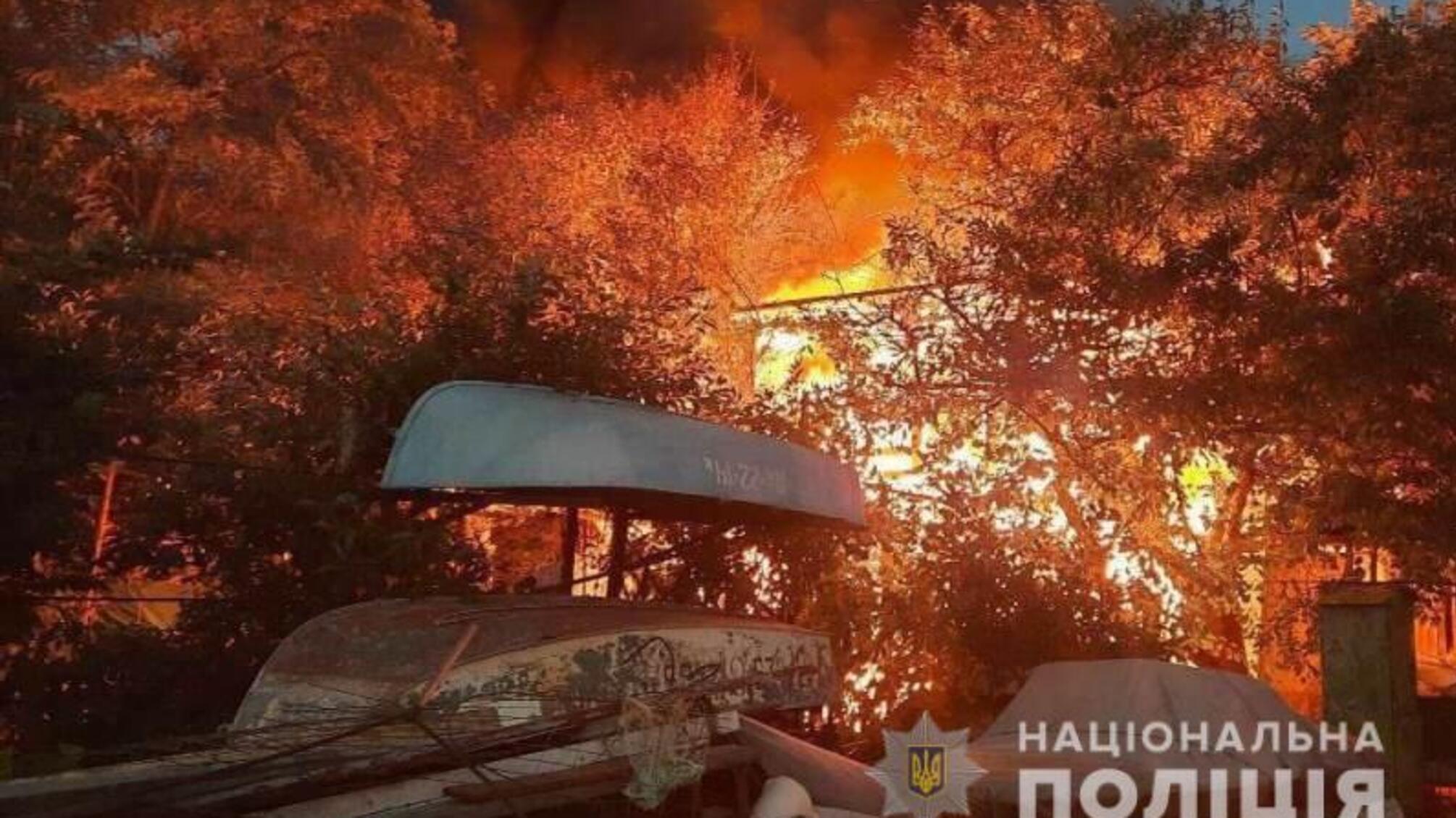 Поліцейські розслідують обставини пожежі на узбережжі в Чорноморці