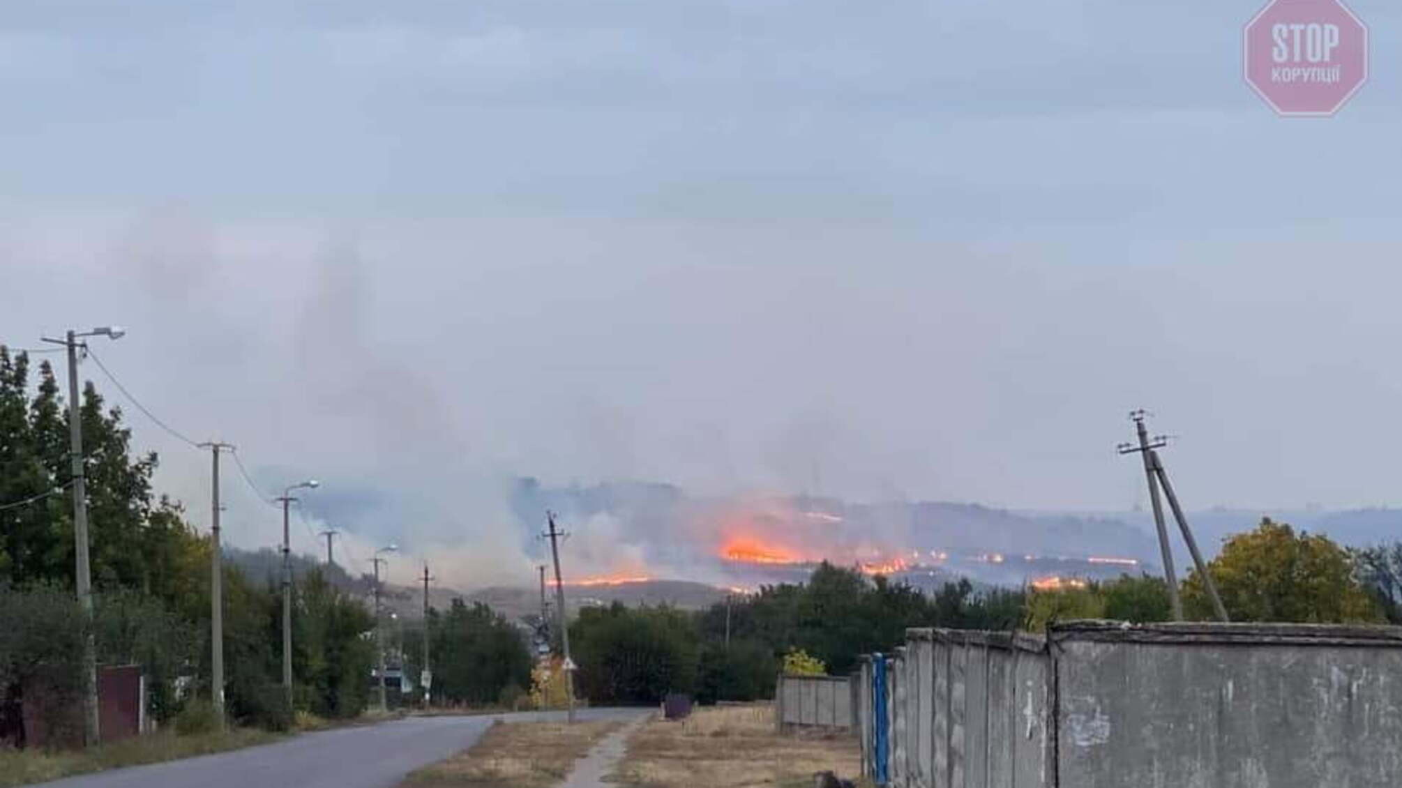 На Донеччині масштабна пожежа