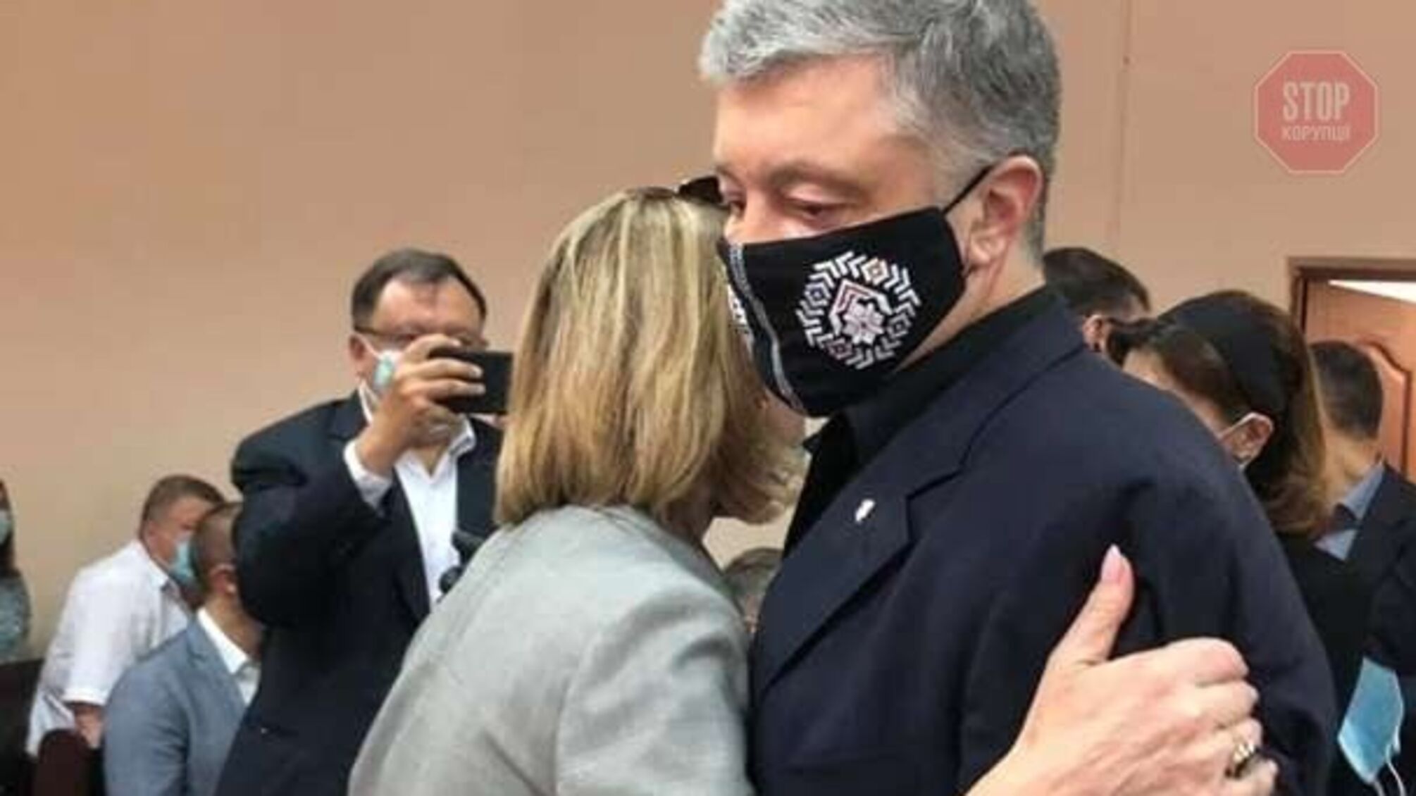 Петро Порошенко захворів на COVID-19