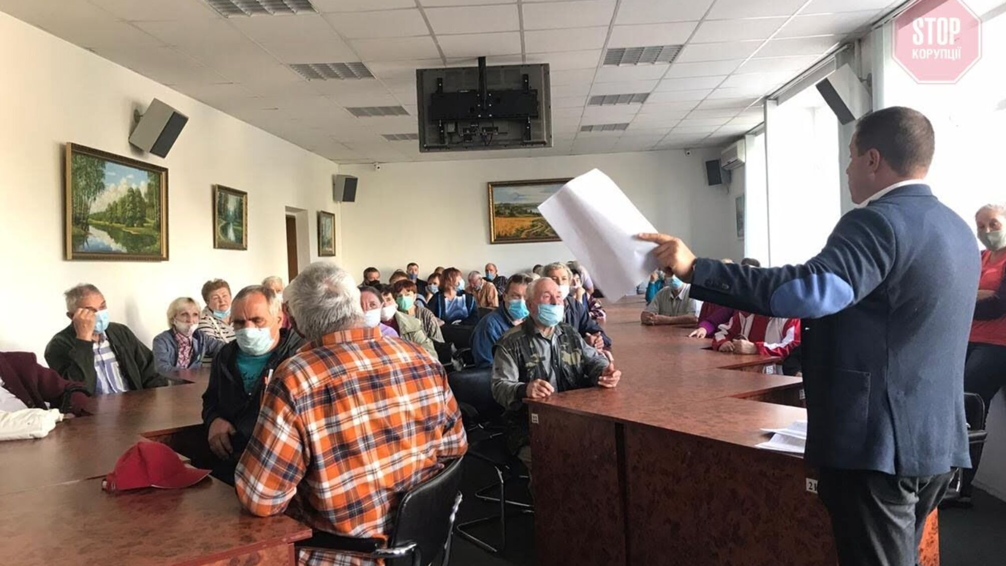 У Броварах люди штурмували міську раду через драконівські тарифи