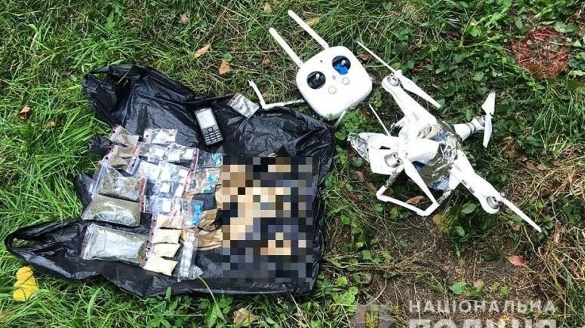 У столиці чоловік намагався переслати наркотики в СІЗО за допомогою квадрокоптера (фото)